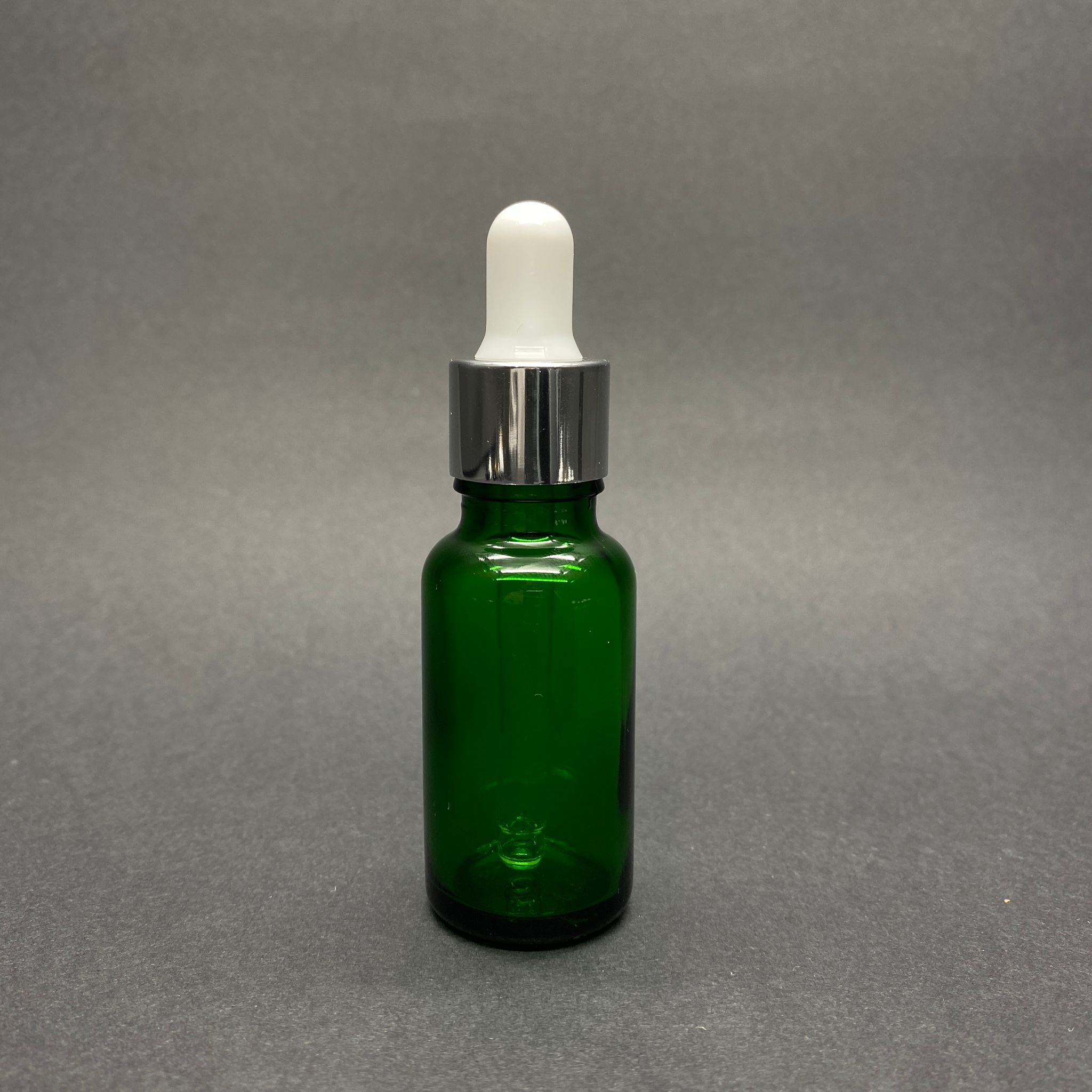 20 Cc Yeşil Cam Damlalıklı Şişe - Beyaz Emzik - Gümüş Metalik Kapak - 20 Ml Yeşil Cam Damlalıklı Şişe