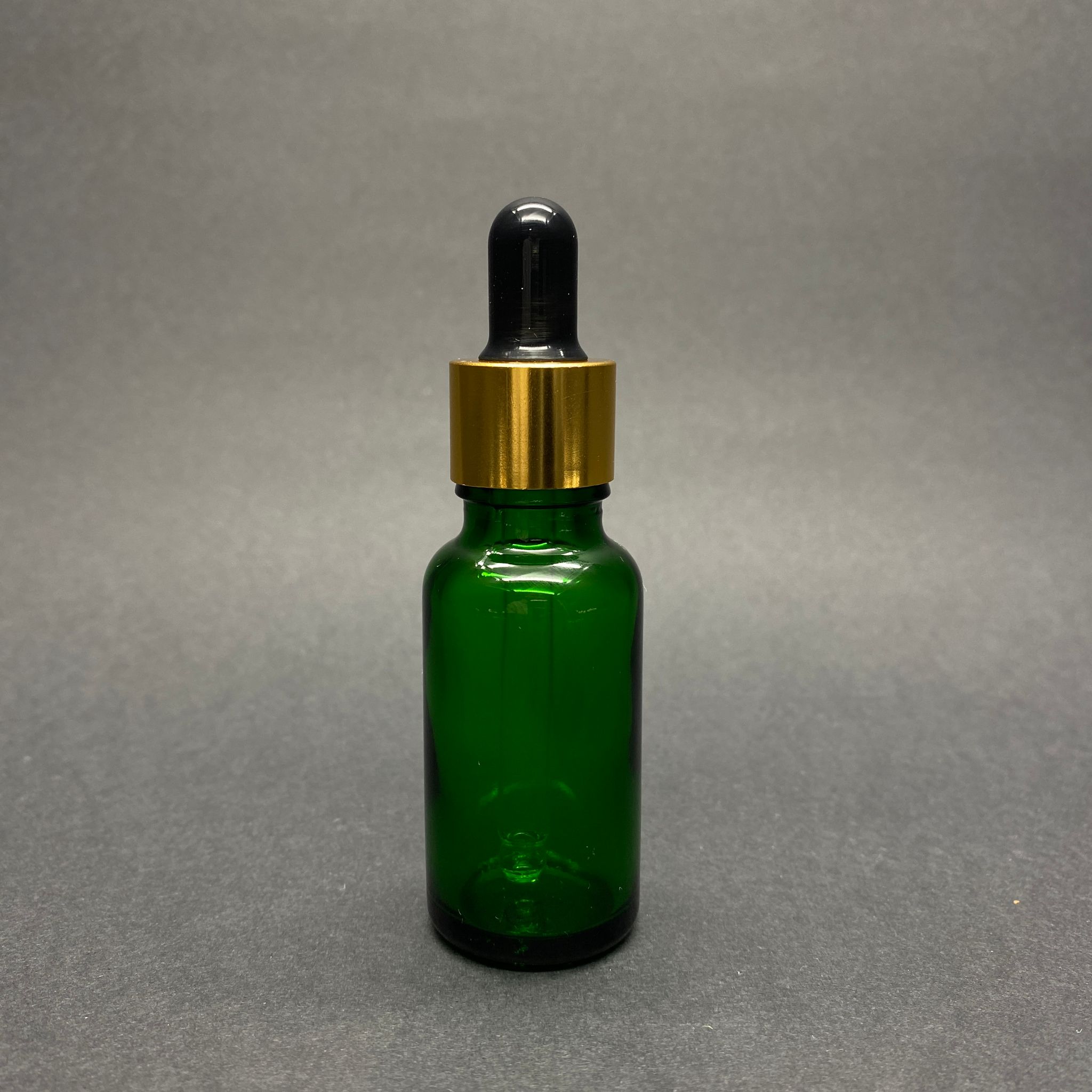 20 Cc Yeşil Cam Damlalıklı Şişe - Siyah Emzik - Gold Metalik Kapak - 20 Ml Yeşil Cam Damlalıklı Şişe