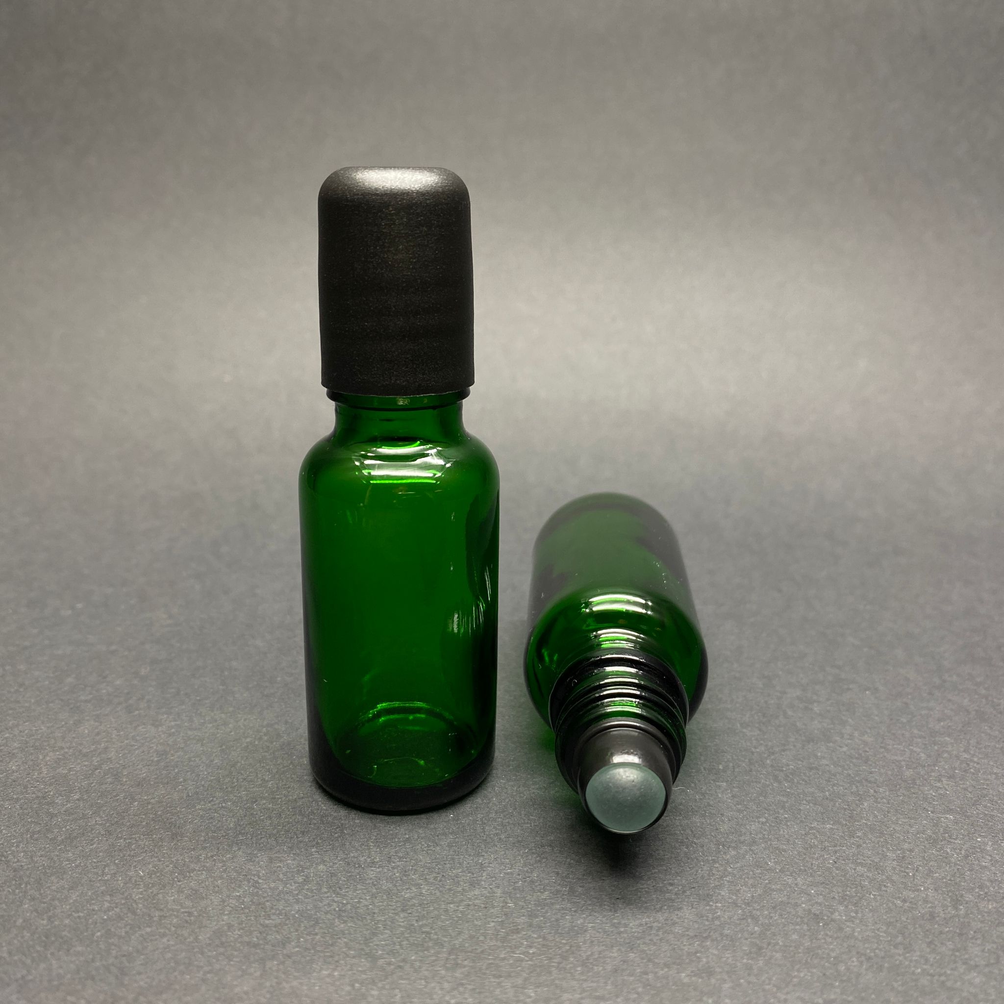 20 Cc Yeşil Cam Roll-On Şişesi - Siyah Kapaklı - 20 Ml Cam Bilyeli Şişe - Cam Roll On Şişe - Cam Esans Şişesi