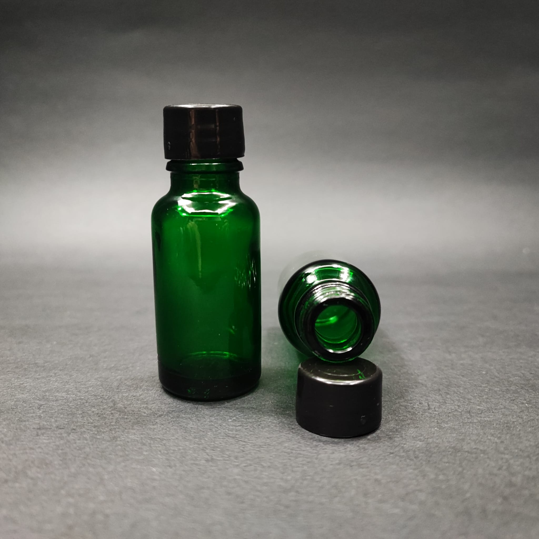 20 Cc Yeşil Cam Şişe + Kendinden Contalı Sızdırmaz Siyah Kapak - 20 Ml Kapaklı Cam Şişe