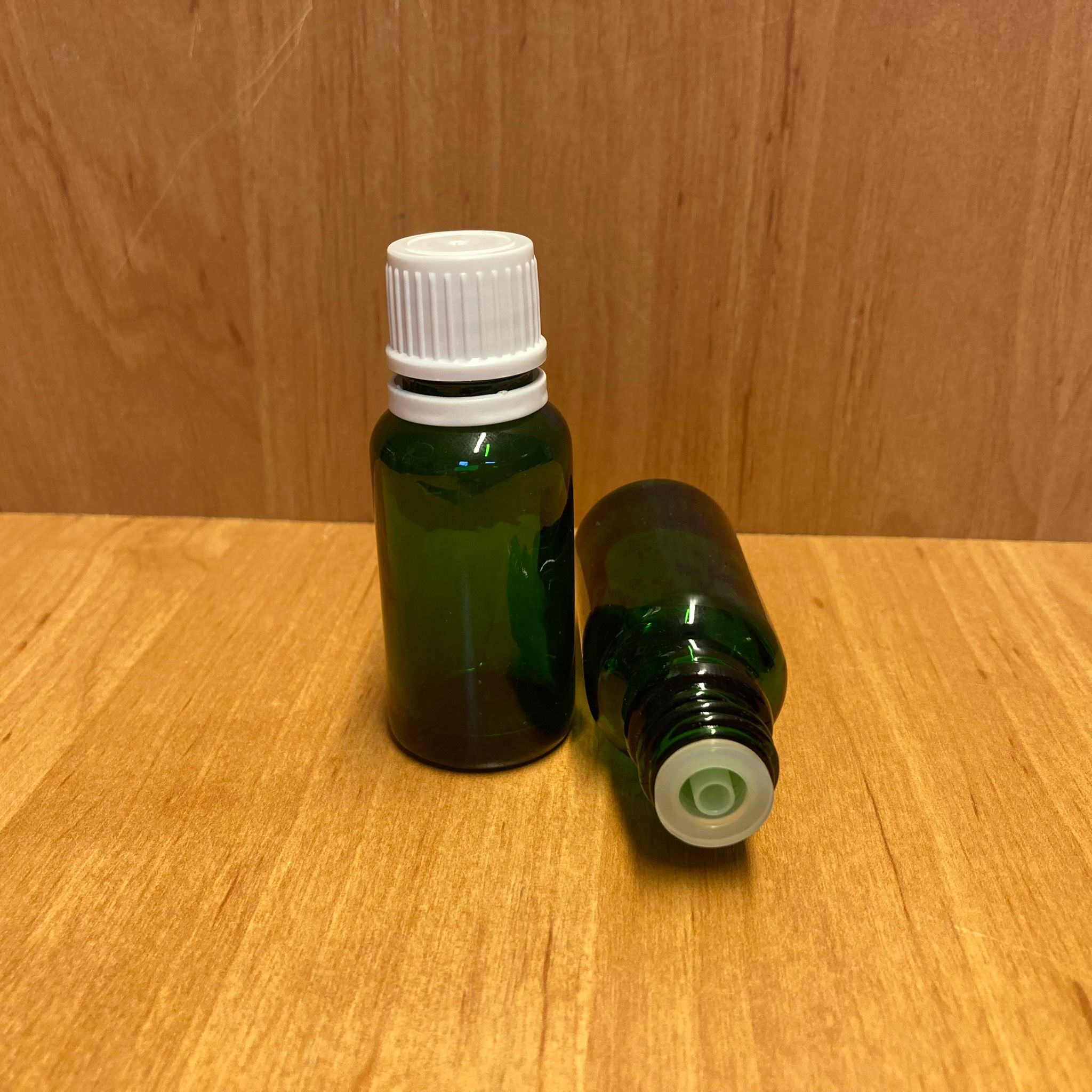 20 Cc Yeşil İçten Damlalıklı - Beyaz Kilit Kapaklı Cam Şişe - 20 Ml Yeşil Yeni İçten Damlalıklı Cam Şişe