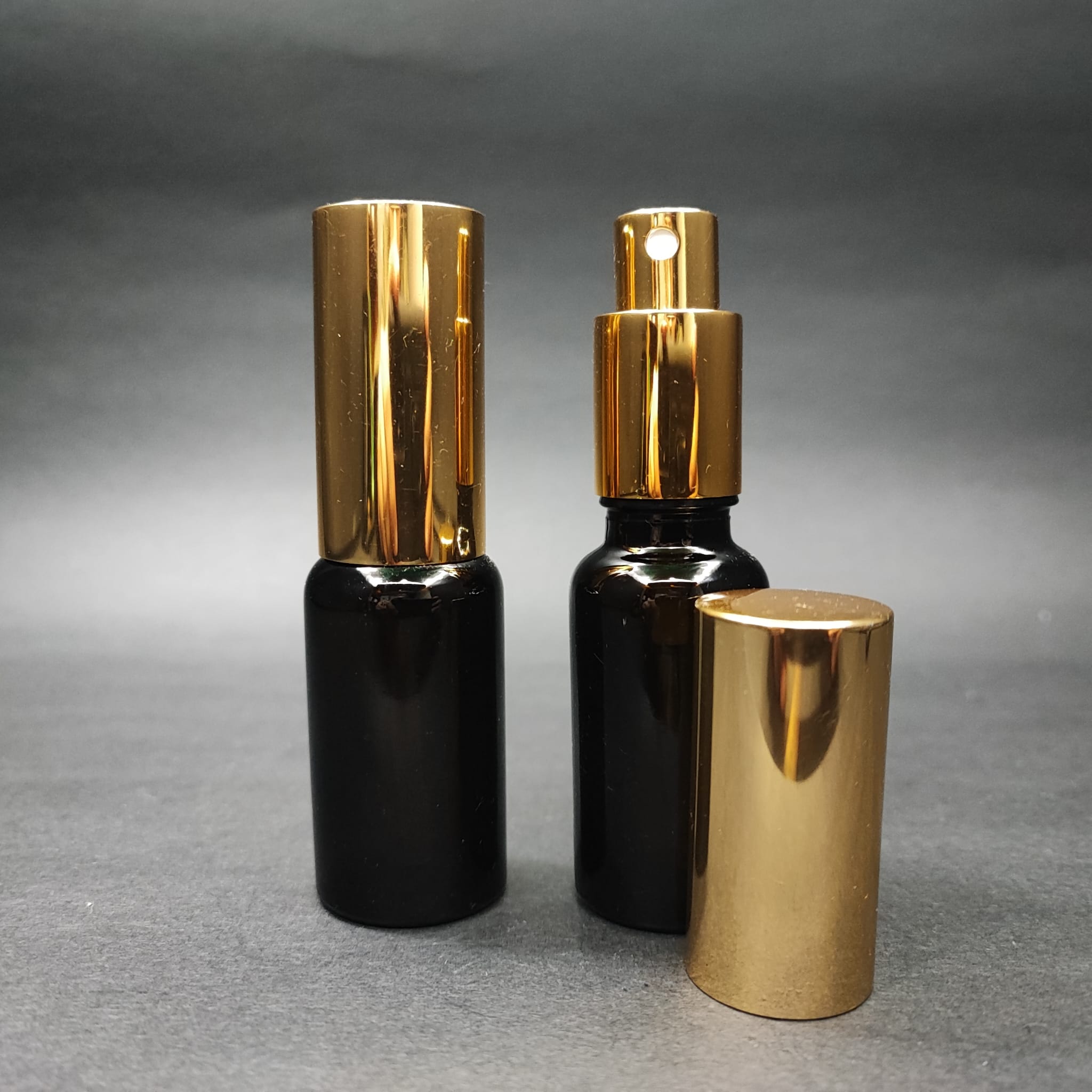 20 Ml Lüks Vidalı Valf Çevirme Parfüm Şişeleri - 20 Cc Koyu Amber Cam Şişe - Gold  Metal Spreyli Kapaklı Set