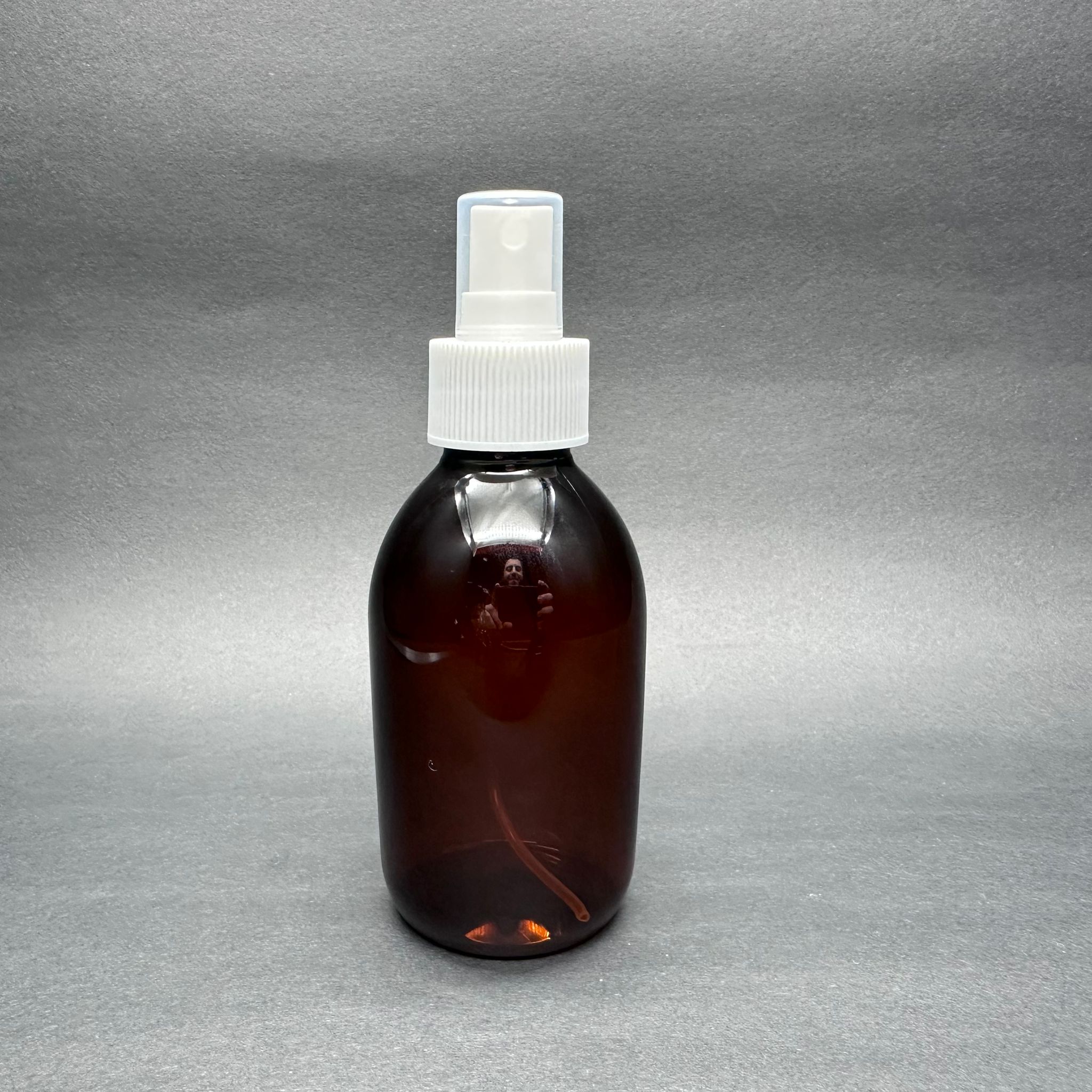 200 Cc Amber Pet Ecza Şişesi - Beyaz Parmak Spreyli - 200 Ml Kahverengi Plastik Şurup Şişesi (21 Gr)