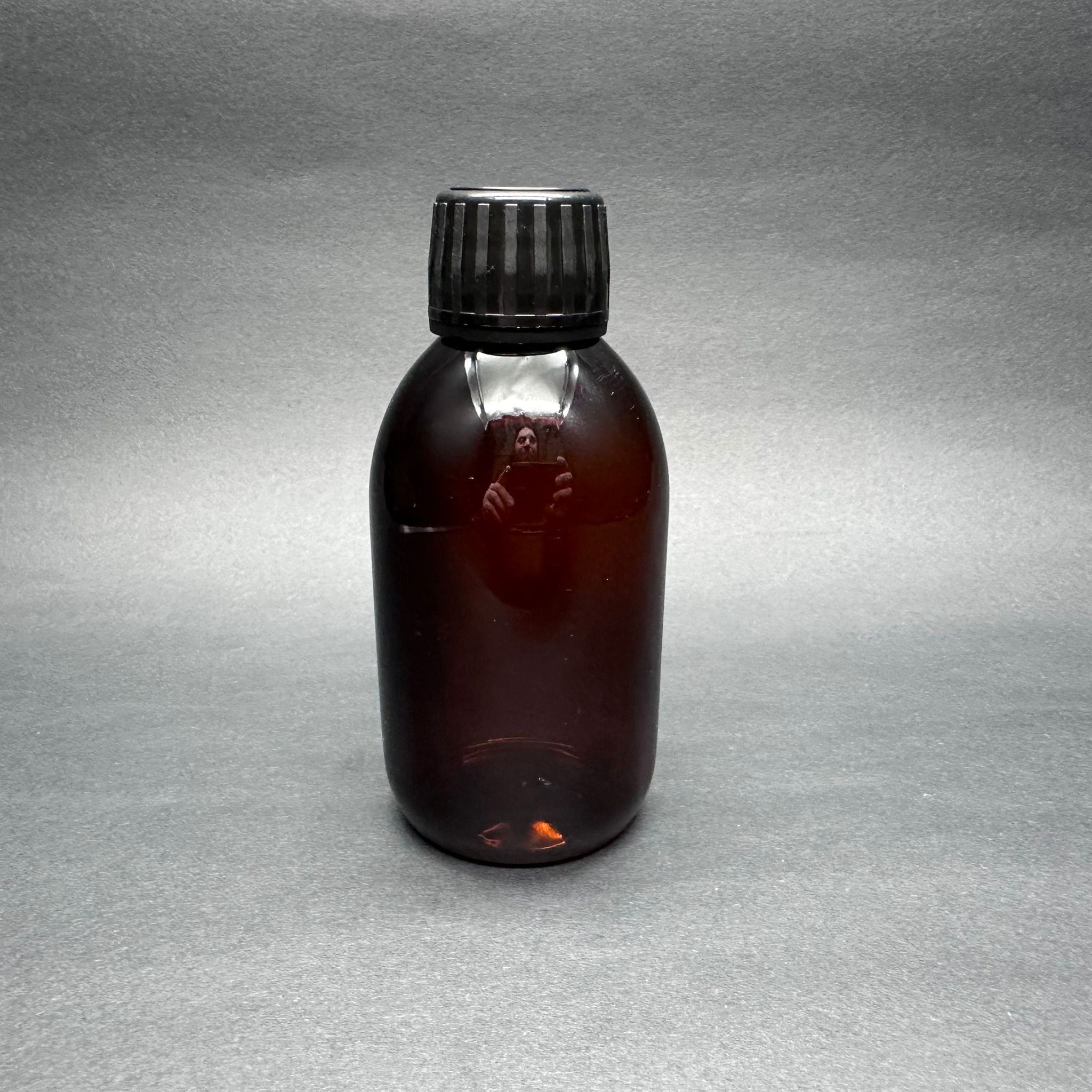 200 Cc Amber Pet Ecza Şişesi - Siyah Kilitli İlaç Kapaklı  - 200 Ml Kahverengi Plastik Şurup Şişesi (21 Gr)