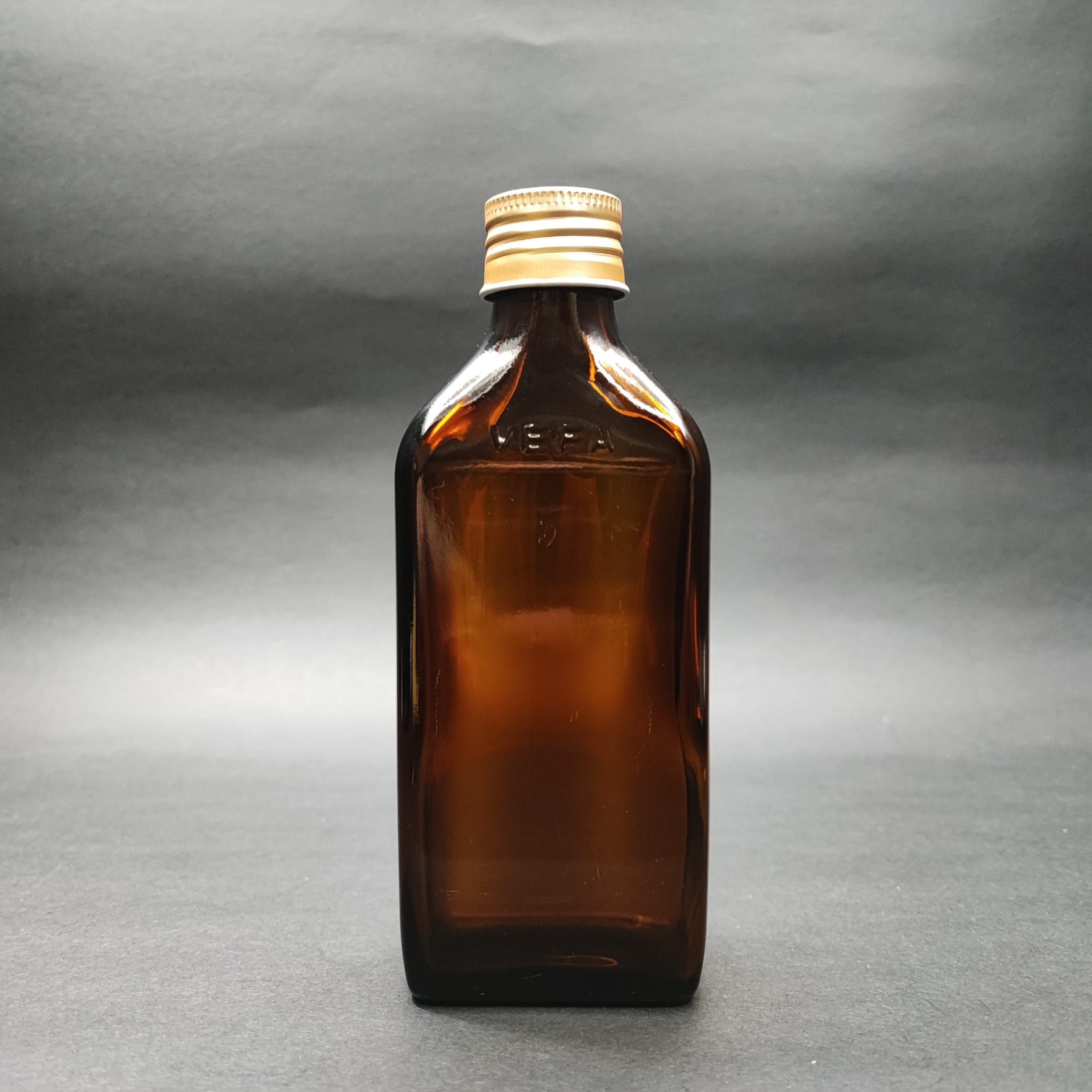 200 Cc Amber Yassı Cam Şişe - Contalı Gold Metal Kapaklı - 200 Ml Yassı Cold Brew Cam Şişe (Üstü Yazılı)
