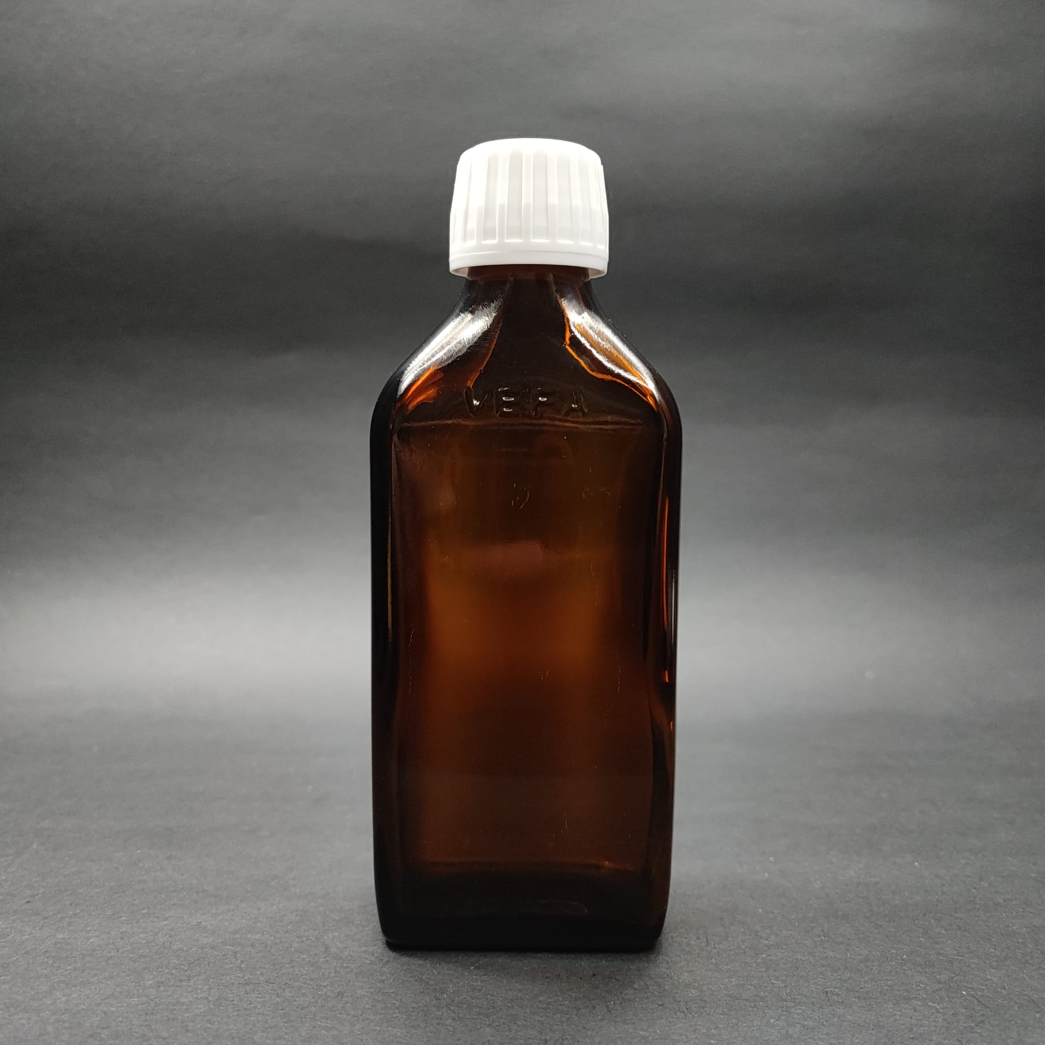 200 Cc Amber Yassı Cam Şişe - Contalı Kilitli Beyaz Kapaklı - 200 Ml Yassı Ecza Cam Şişe (Üstü Yazılı)