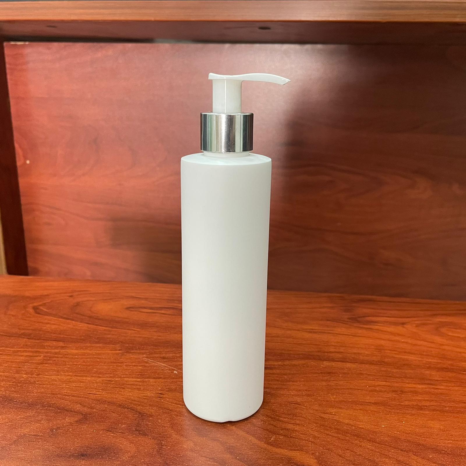 200 Cc Beyaz Silindir Model Mat Sert Polietilen Şişe - Gümüş Pompalı - 200 Ml Pompalı Beyaz Polietilen Şişe