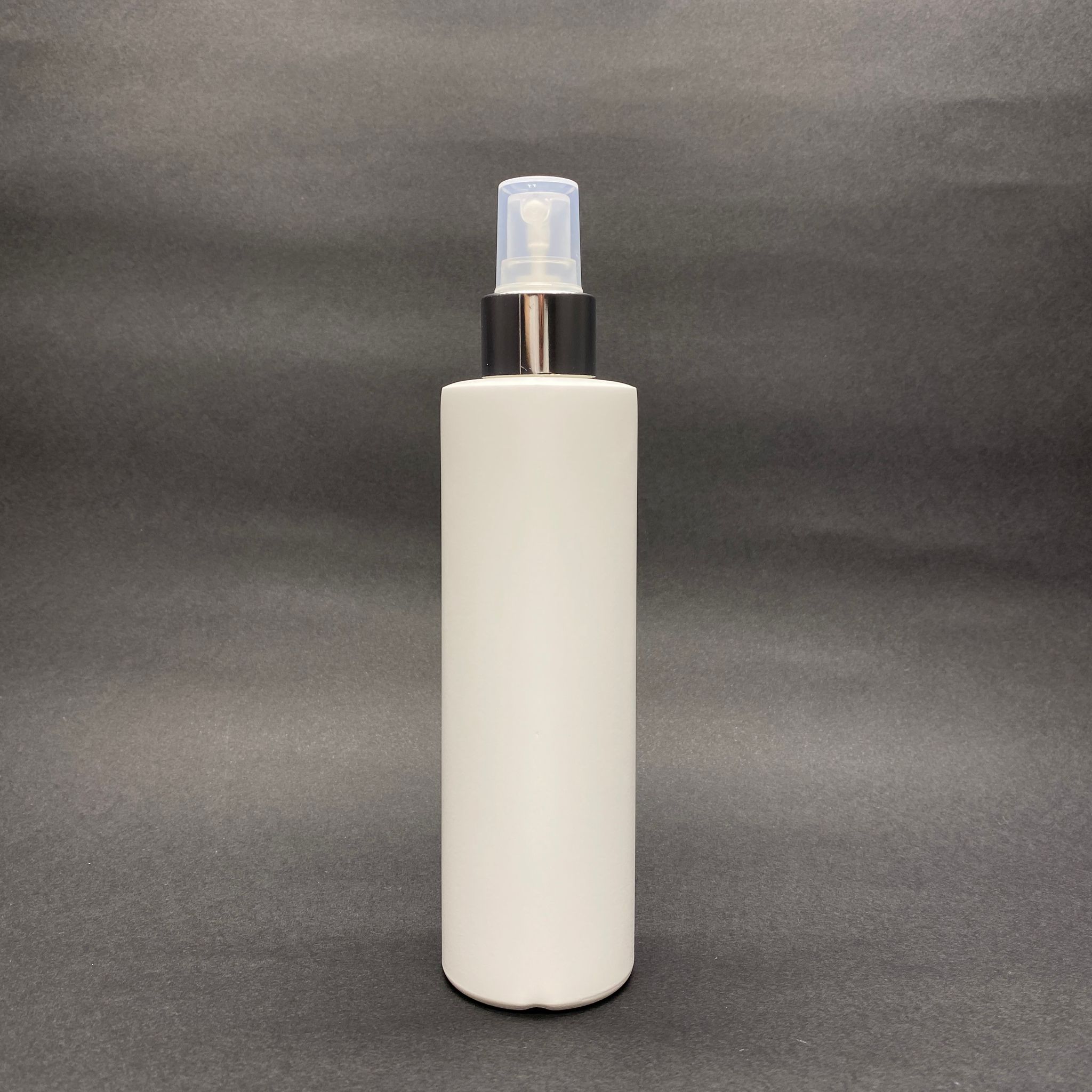 200 Cc Beyaz Silindir Model Mat Sert Polietilen Şişe - Gümüş Spreyli - 200 Ml Beyaz Spreyli Polietilen Şişe