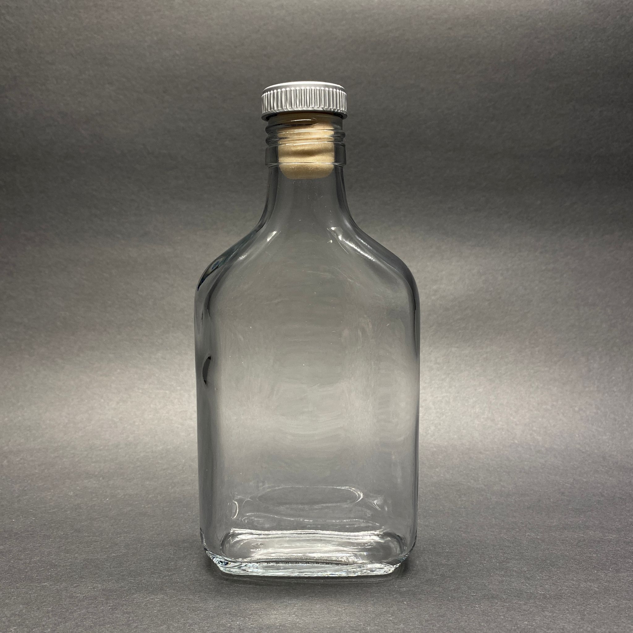 200 Cc Coldbrew Yassı Cam Şişe - Gri Başlıklı Sentetik Mantar Tıpalı - 200 Ml Yassı Soğuk Kahve Şişe