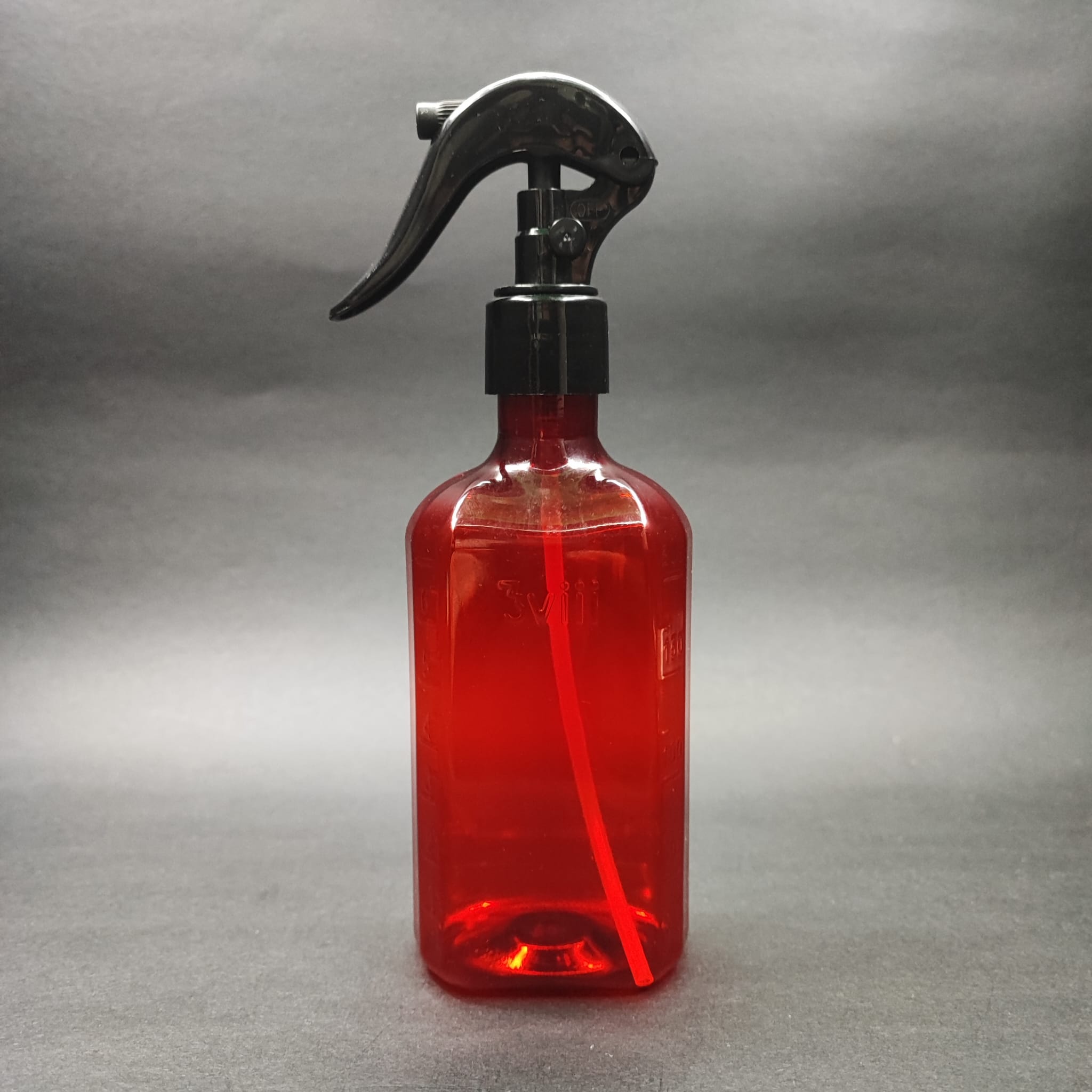 200 Cc Ölçekli Pet Şişe - Siyah Triger Spreyli - 200 Ml Ve Oz Ölçülü Kırmızı Pet Şişe