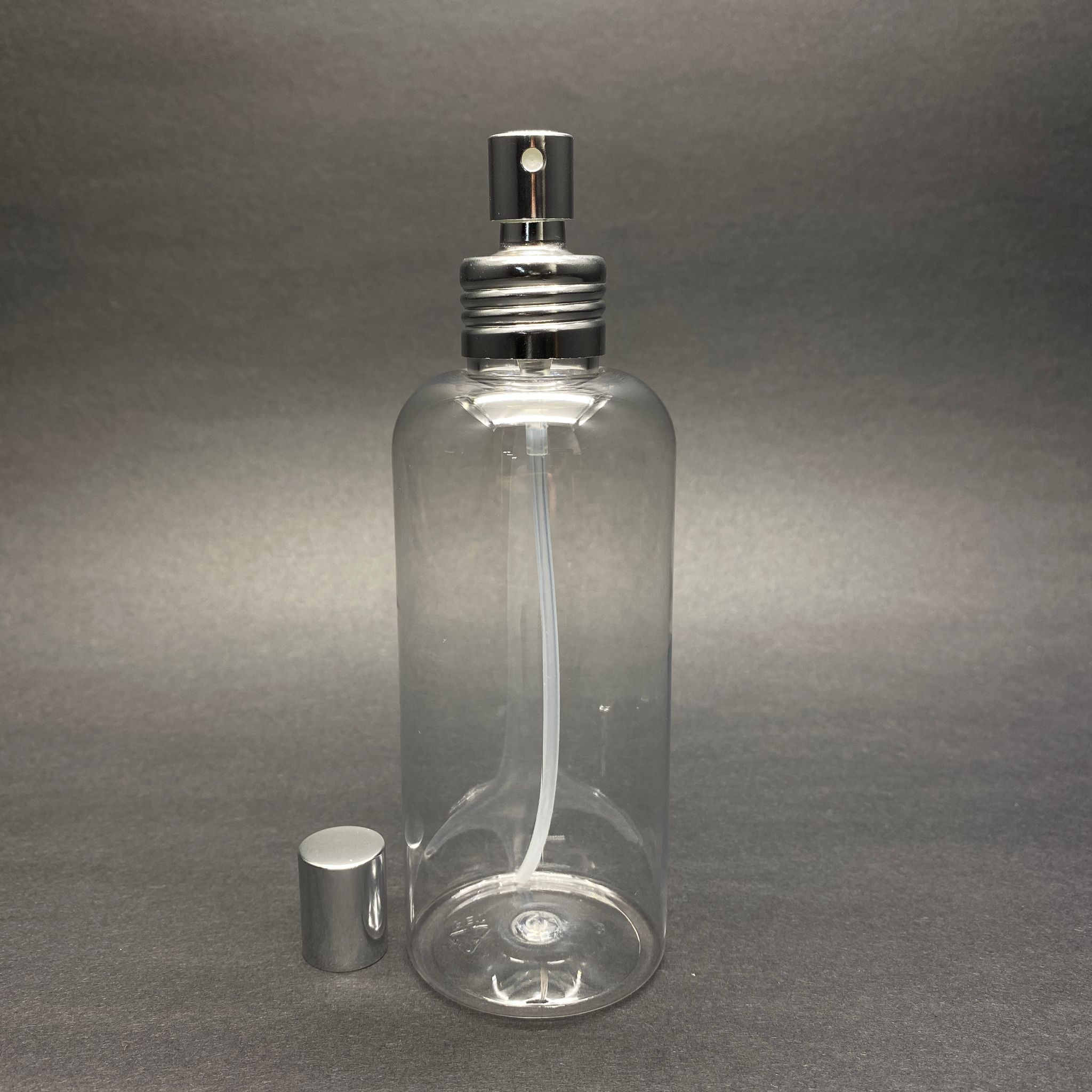 200 Cc Sert Pet Parfüm Kolonya Şişesi - Metal Spreyli Takım - 200 Ml Lüx Spreyli Parfüm - Kolonya Şişesi (Vidalı Ağız, Manüel Kapanıp Açılabilir)