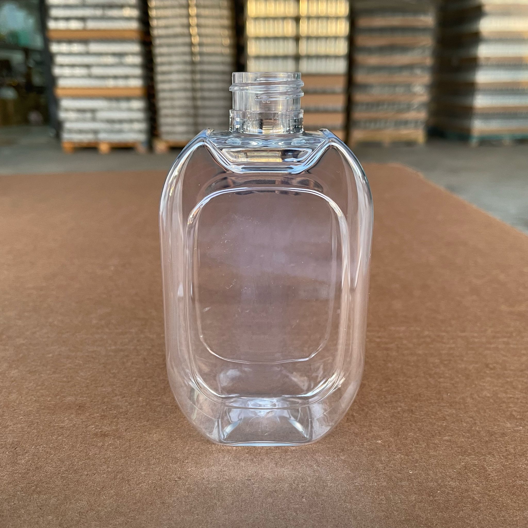 200 Cc Yassı İtalyan Model Kalın Pet Şişe (30 Gr) - 24 Ağız - 200 Cc Yassı İtalyan Model Kalın Plastik Şişe