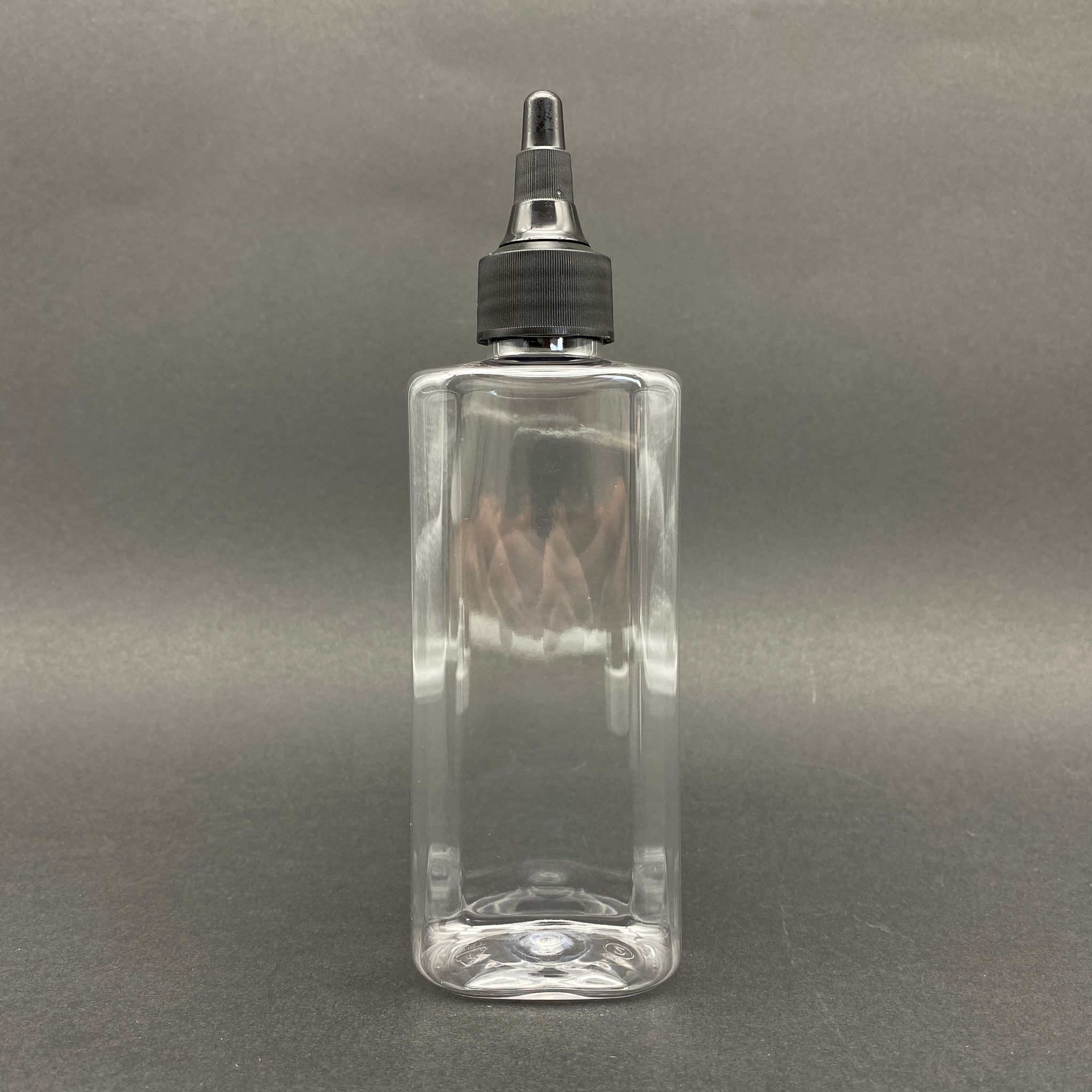 200 Cc Yassı Pet Şişe - Siyah Asansör Akıtıcı Kapaklı - 200 Ml Plastik Akıtıcılı Şişe