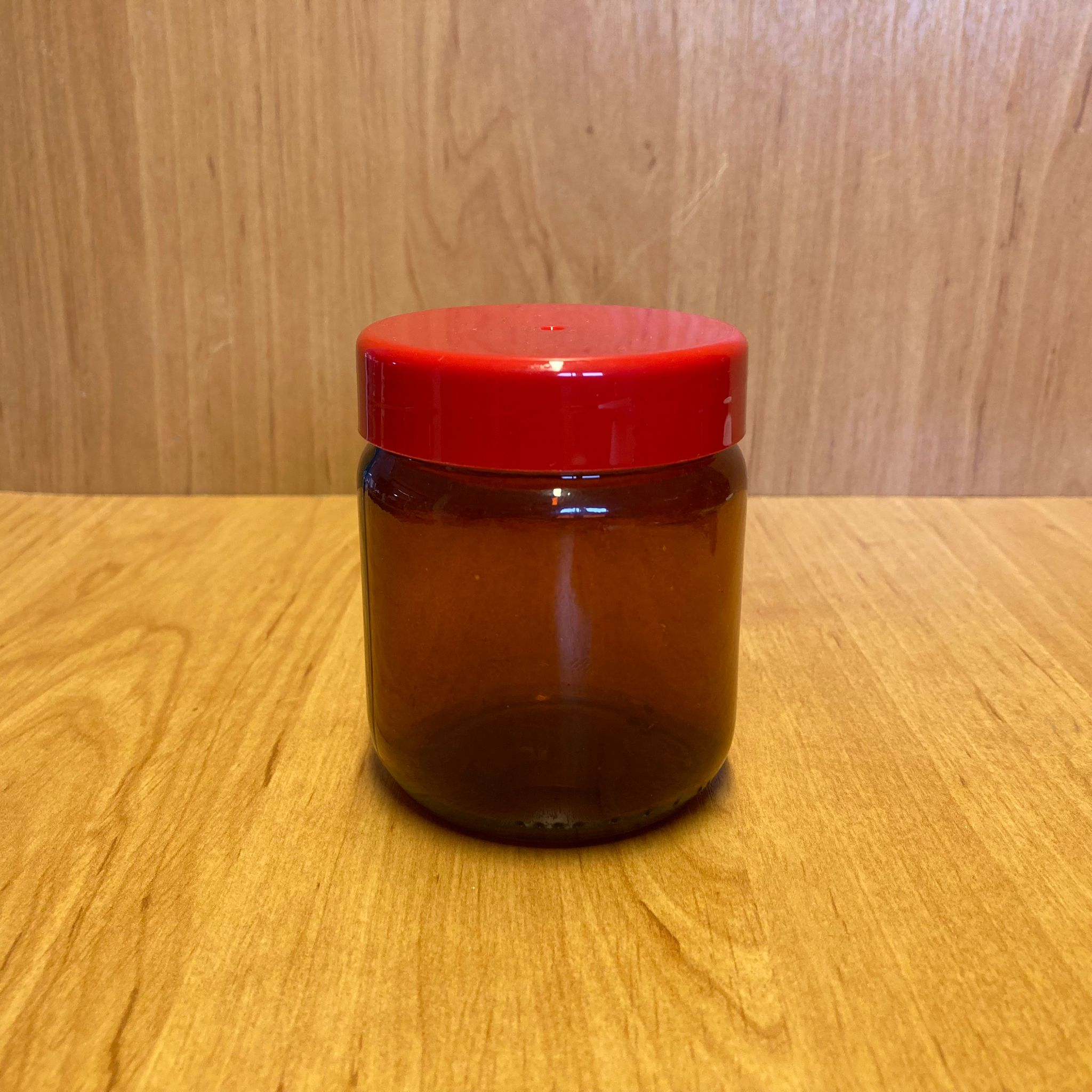 210 Cc Amber Cam Kavanoz - Kırmızı Plastik Kapaklı - 210 Ml Kahverengi Cam Kavanoz (Kargoda Çizilebilir - İadesi Yoktur)