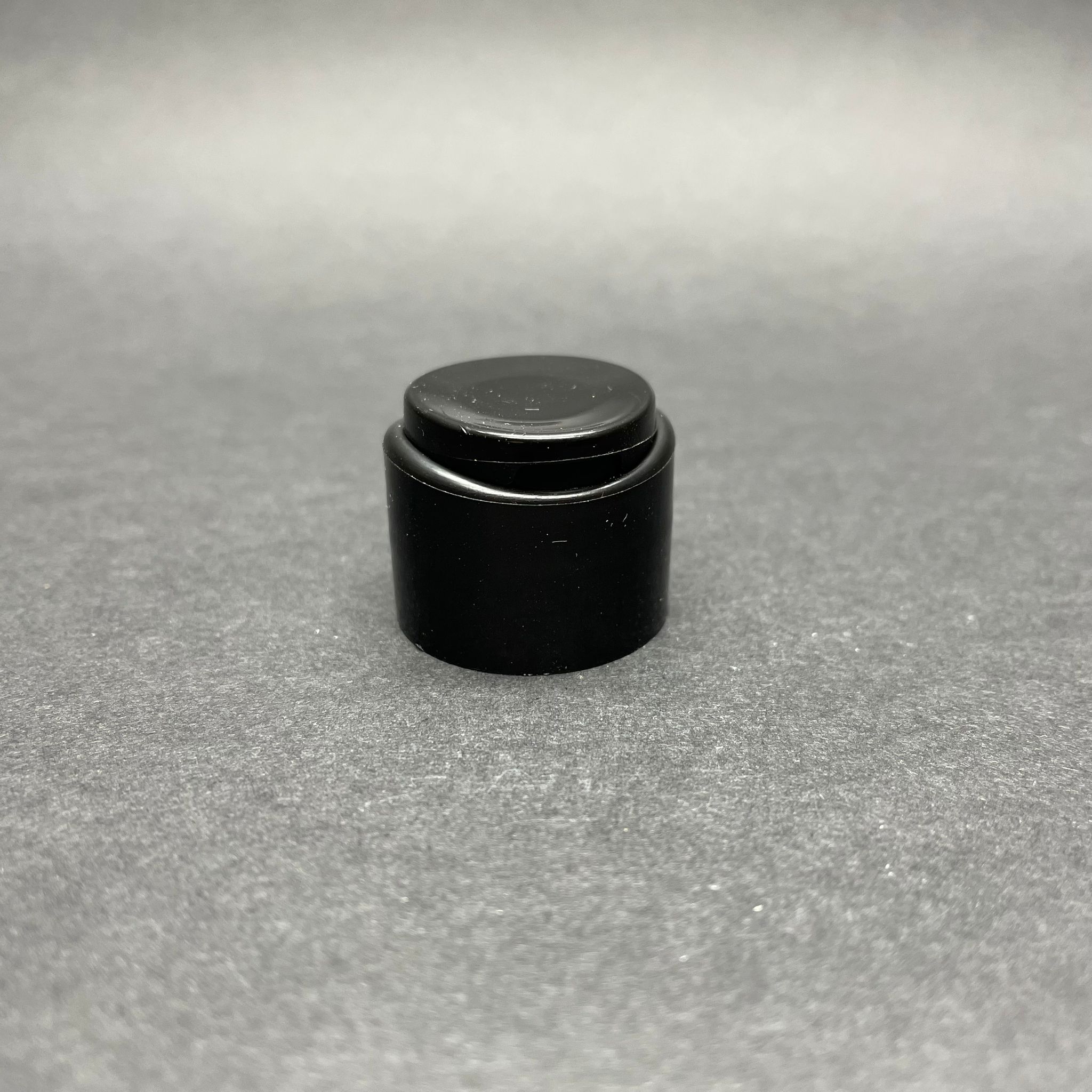 24 Mm Fliptop Kapak Siyah - Açılır Kapanır Kapak Siyah - Farmasi Model - 1. Kalite