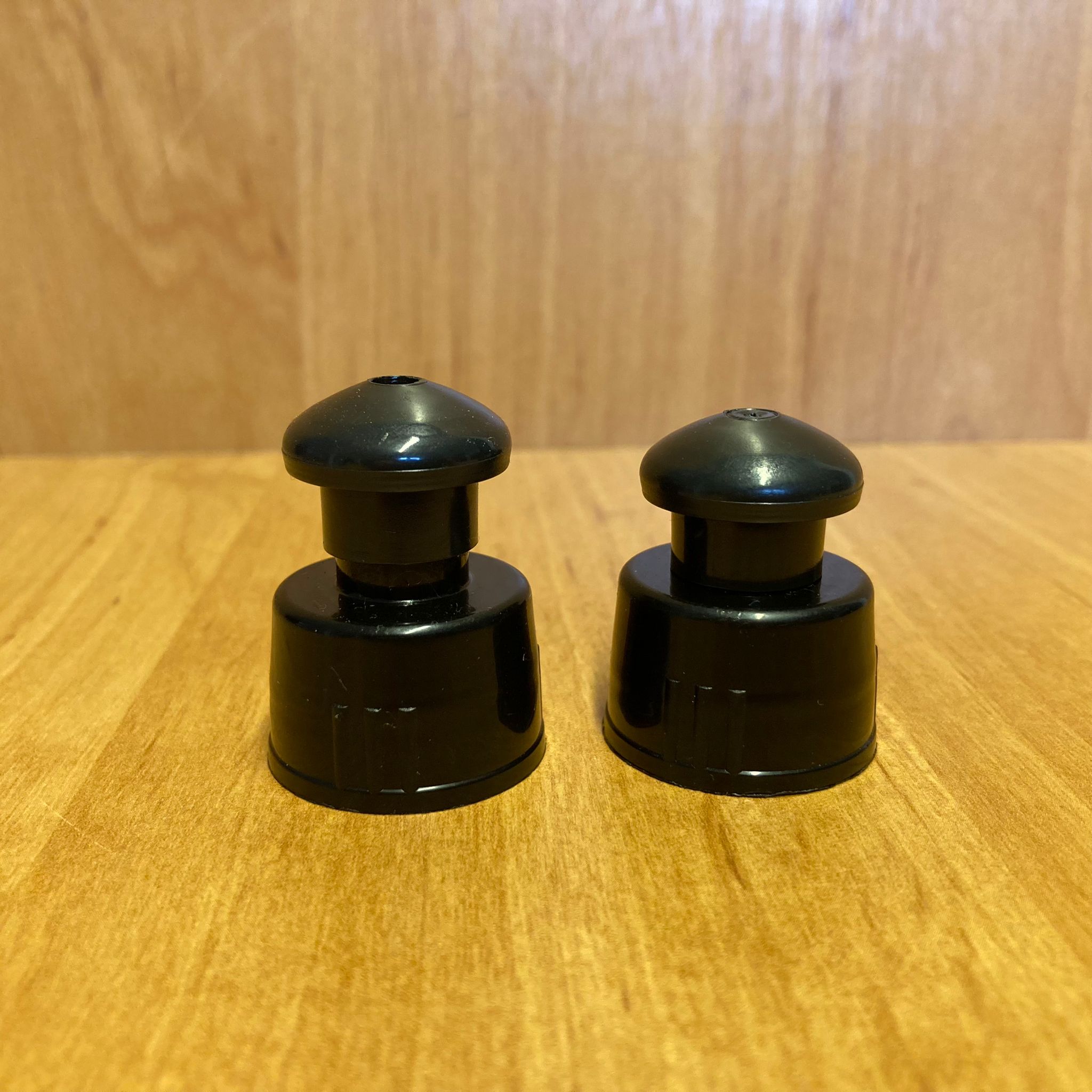 24 Mm Push Pull Kapak Siyah (25 Ağız Cam Şişelerde Plastik Tıpa İle Kullanılır)