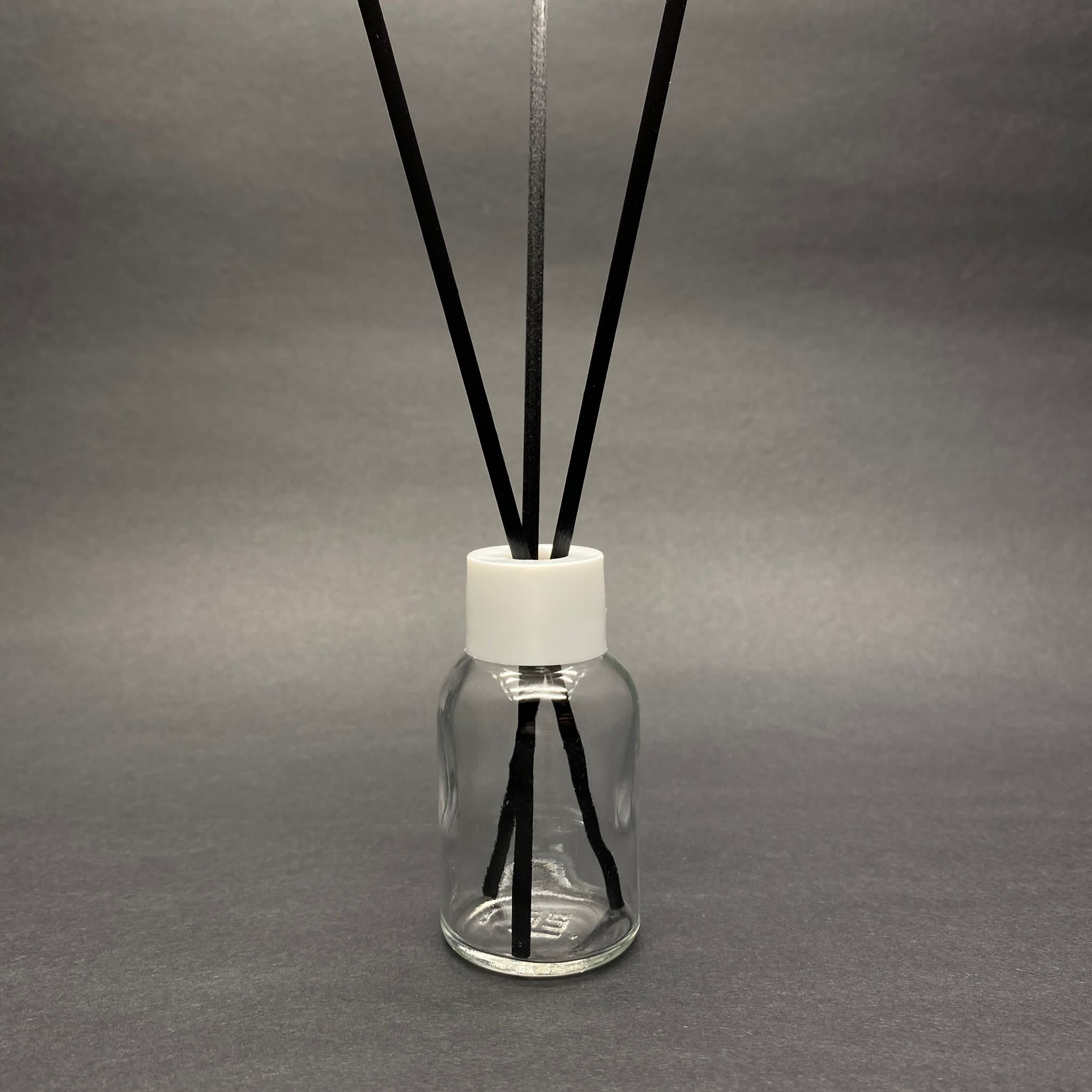 25 Cc Cam Bambu Oda Kokusu Şişesi - 25 Ml Çubuklu Bambu Oda Kokusu Şişesi - Difüzör Şişe- Cam Şişe + Beyaz Plastik Kapak + Plastik Tıpa + 3 Adet Fiber Siyah Bambu Çubuk