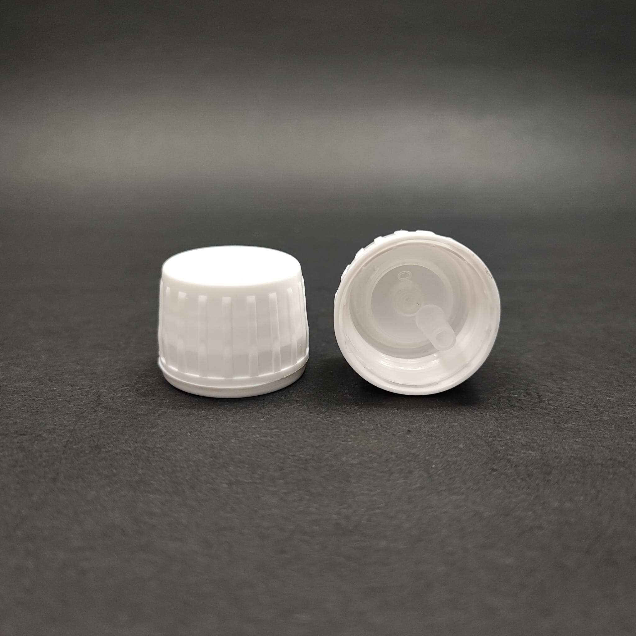 25 Mm Ecza Kapak Kilitli Beyaz + İçten Damlalıklı Tıpa