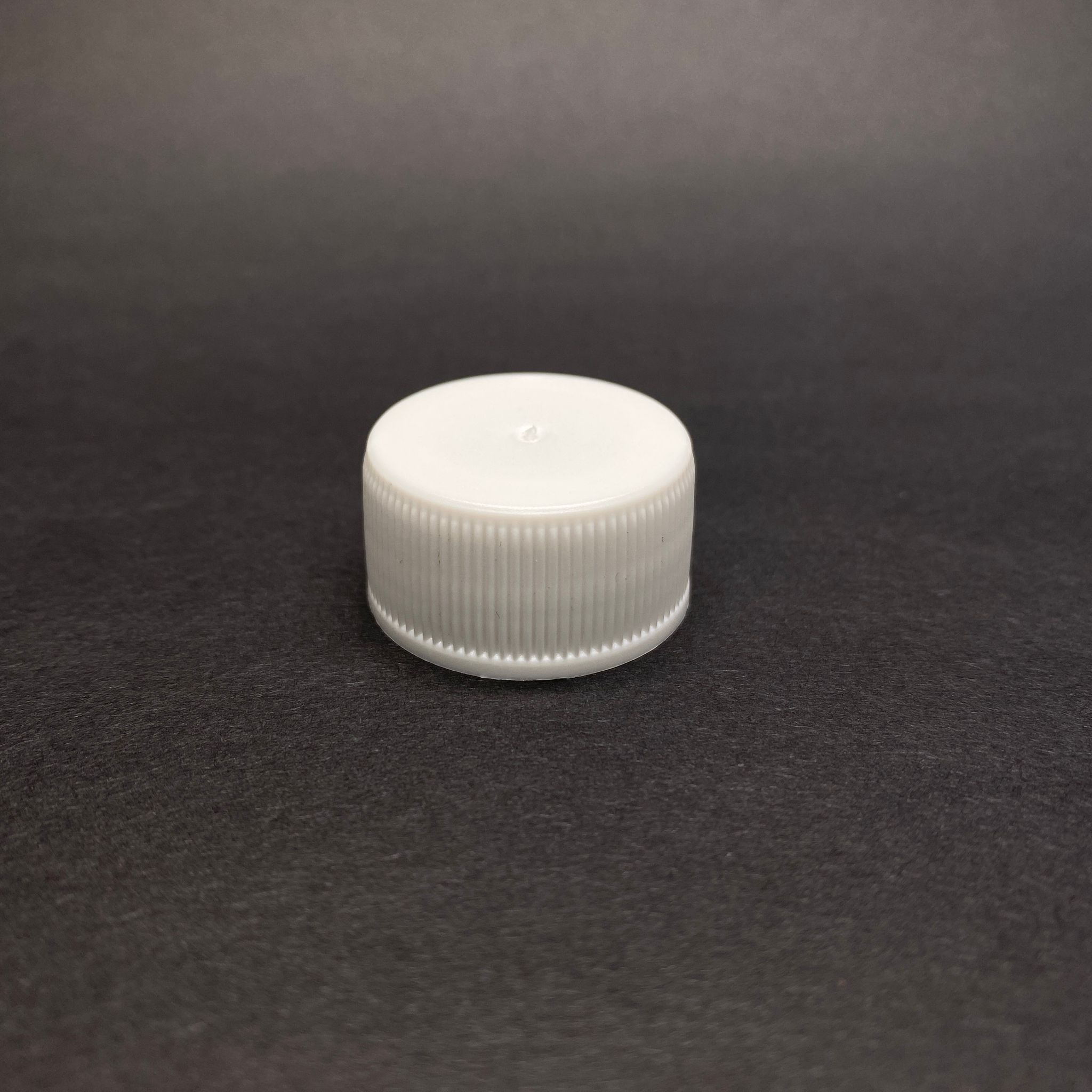 25 Mm Kendinden Contalı Beyaz Kapak (25 Ağız Plastik Şişeler İçin)