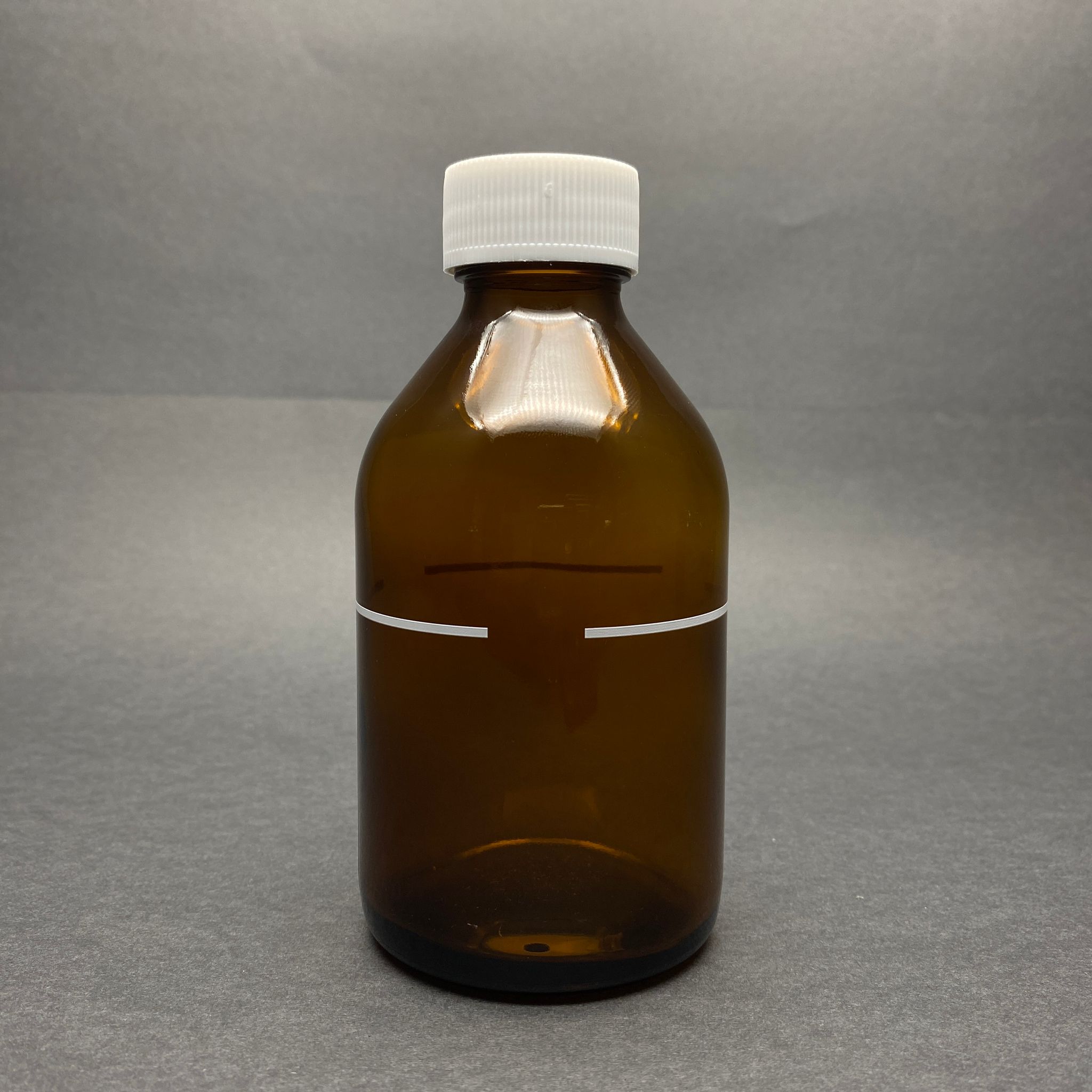 250 Cc Amber Çizgili Model Cam Şişe - Beyaz Plastik Kapaklı - 250 Ml Kahverengi Boş Şurup Şişesi (Ağız Çapı 31 Mm)