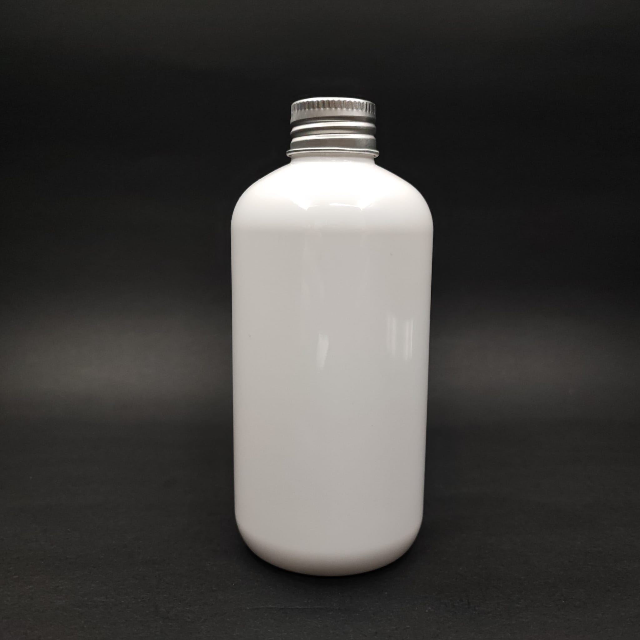 250 Cc Beyaz Plastik Şişe Zeynep Model - Gümüş Metal Kapaklı - 250 Ml Tombul Pet Şişe