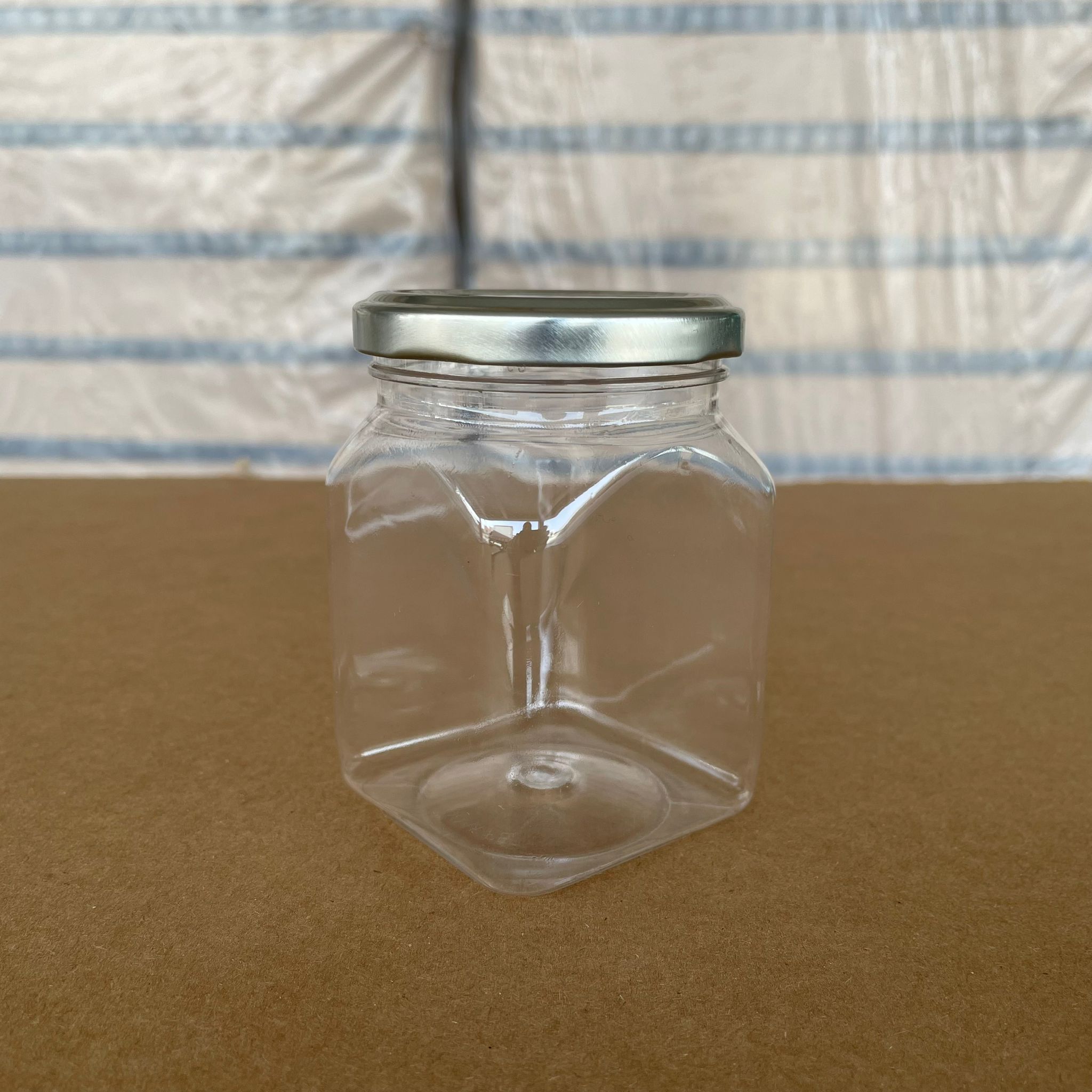 250 Cc Kare Pet Kavanoz - Gümüş Metal Kapaklı - 250 Ml Plastik Kavanoz