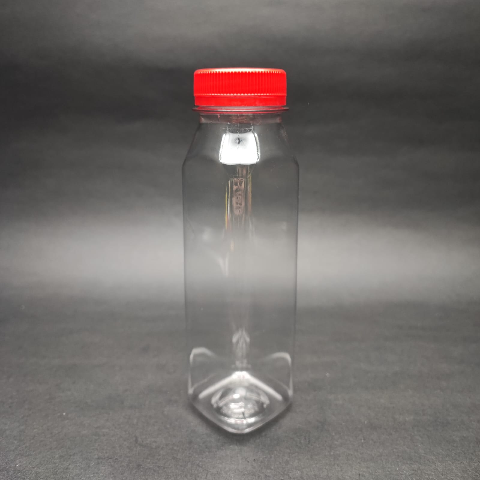 250 Cc Kare Pet Şişe (19 Gr) - Geniş Ağızlı Kırmızı Kilitli Kapaklı - 250 Ml Detox , Meyve Suyu Şişe , Boş Detoks Şişe
