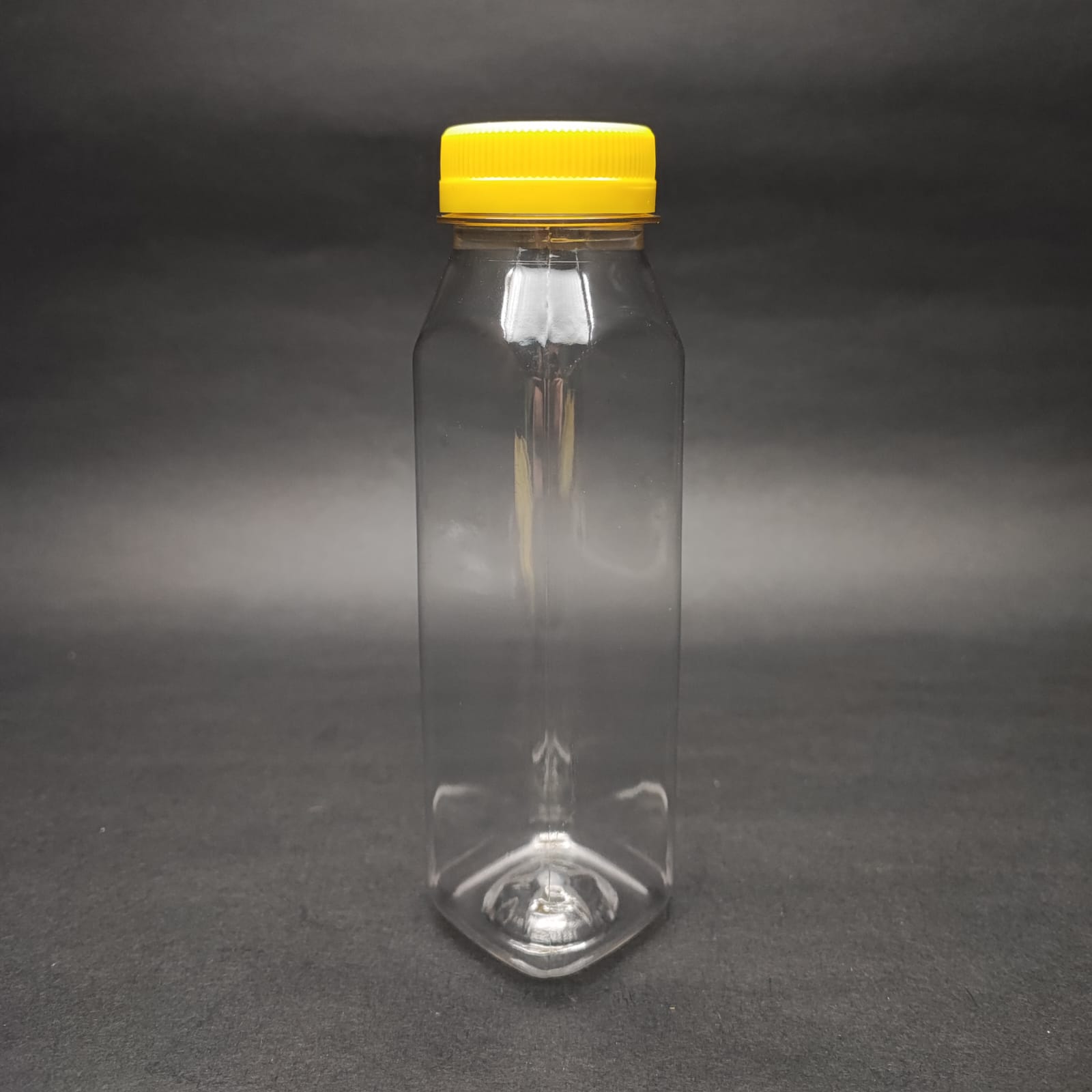 250 Cc Kare Pet Şişe (19 Gr) - Geniş Ağızlı Sarı Kilitli Kapaklı - 250 Ml Detox , Meyve Suyu Şişe , Boş Detoks Şişe