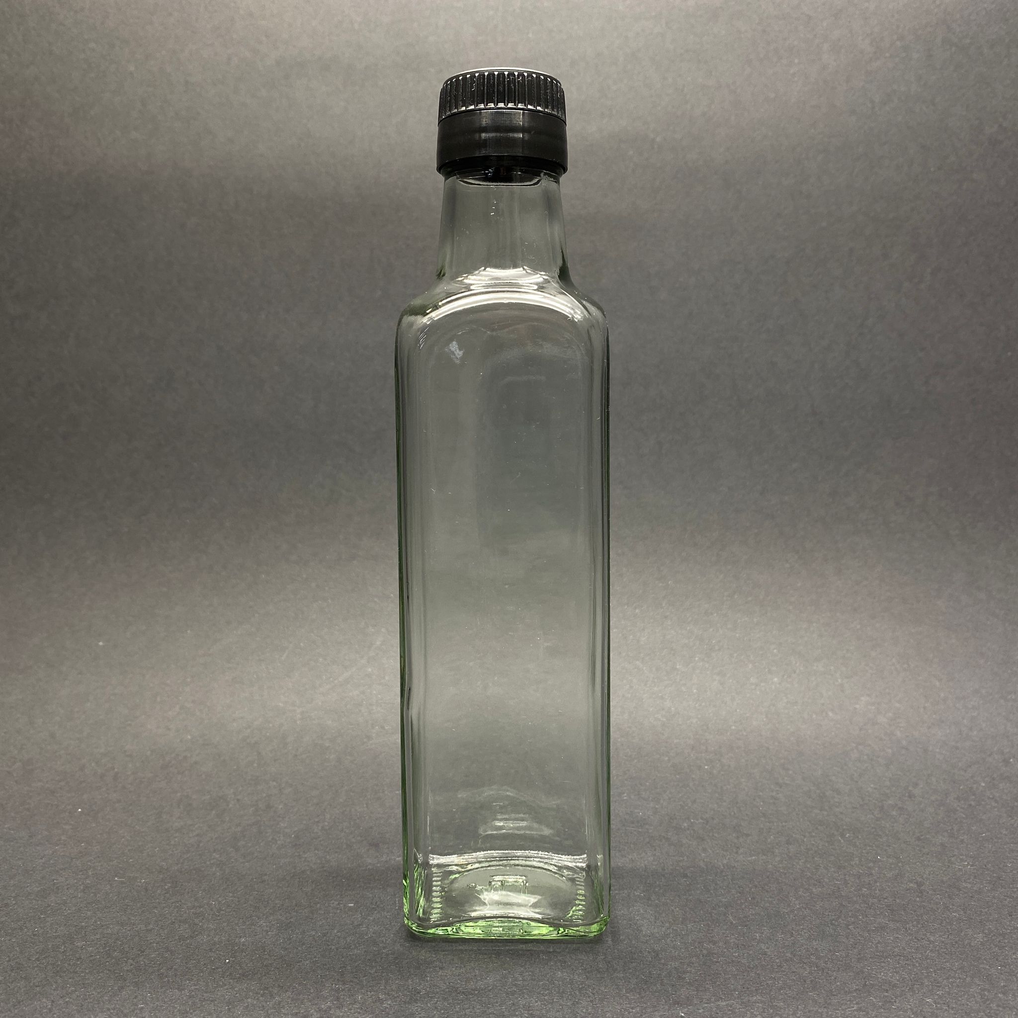 250 Cc Köşeli Maraska Cam Şişe - Siyah Kilitli Çakma (Geçme) Kapaklı - 250 Ml İthal Maraska Cam Şişe