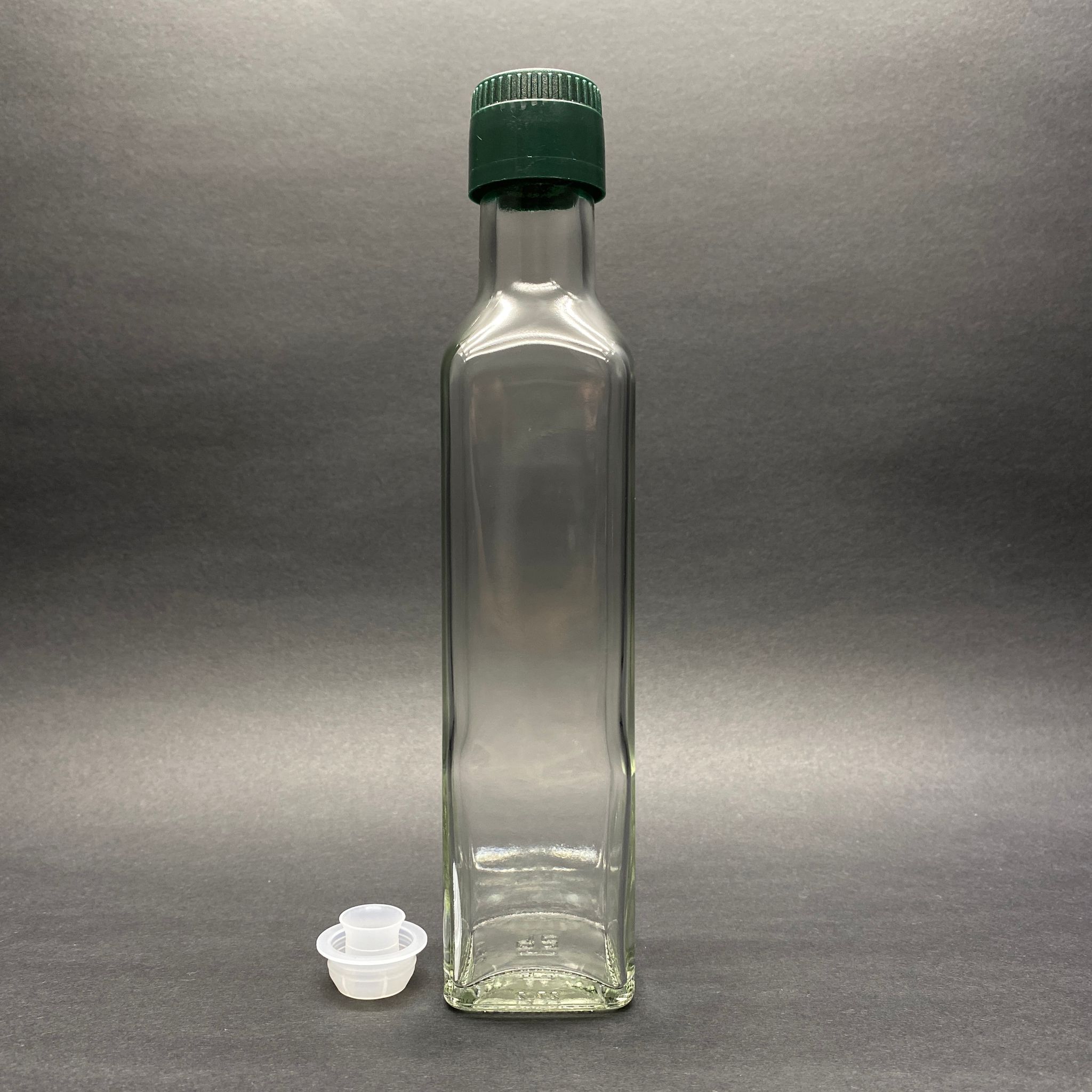 250 Cc Maraska Cam Şişe - Kilitli Yeşil Akıtıcılı Drop - Stop Kapaklı - 250 Ml Köşeli Yağ Şişesi - Sirke Şişesi - 0.25 Lt Maraska Köşeli Şeffaf Cam Şişe