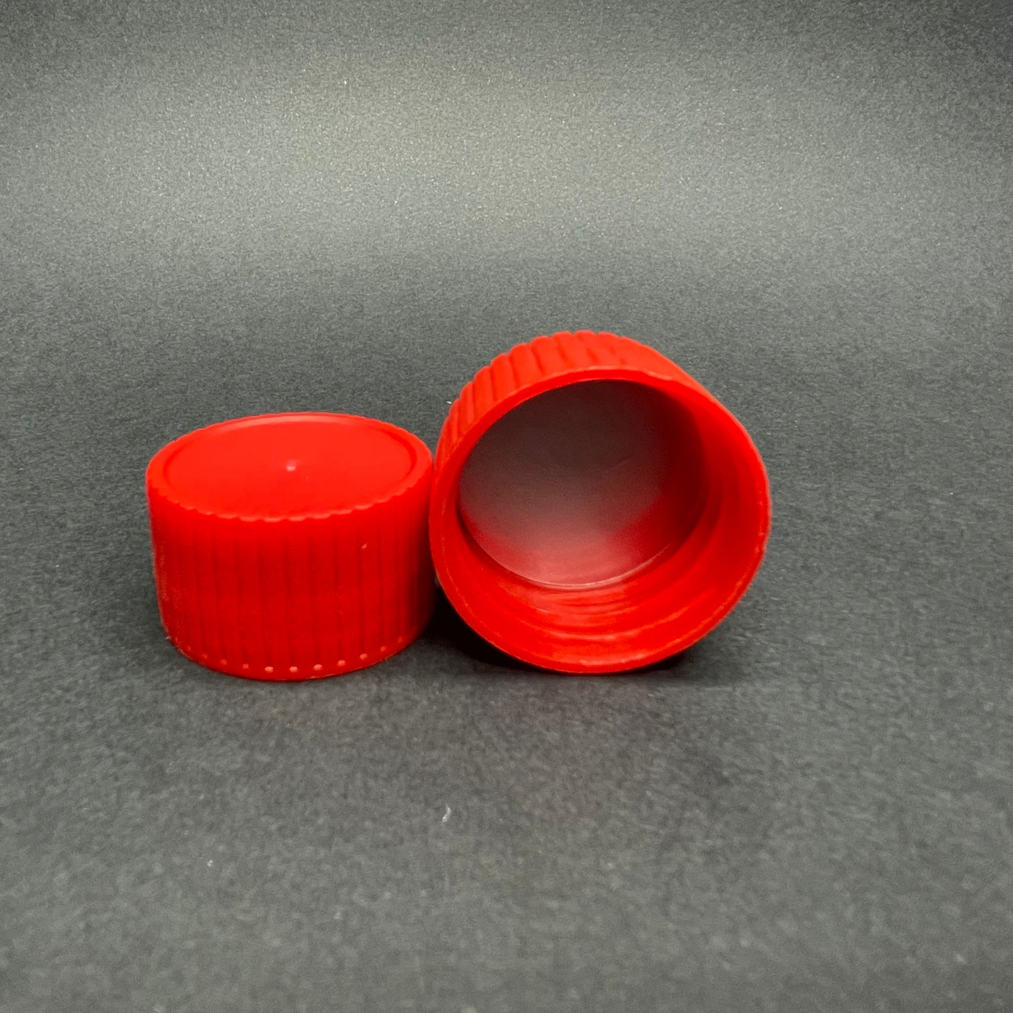 28 Mm Alüminyum Contalı Plastik Kapak - Kırmızı - 28 Mm Folyolu Kapak İndiksiyon Makinesi İle Conta Şişeye Yapışır