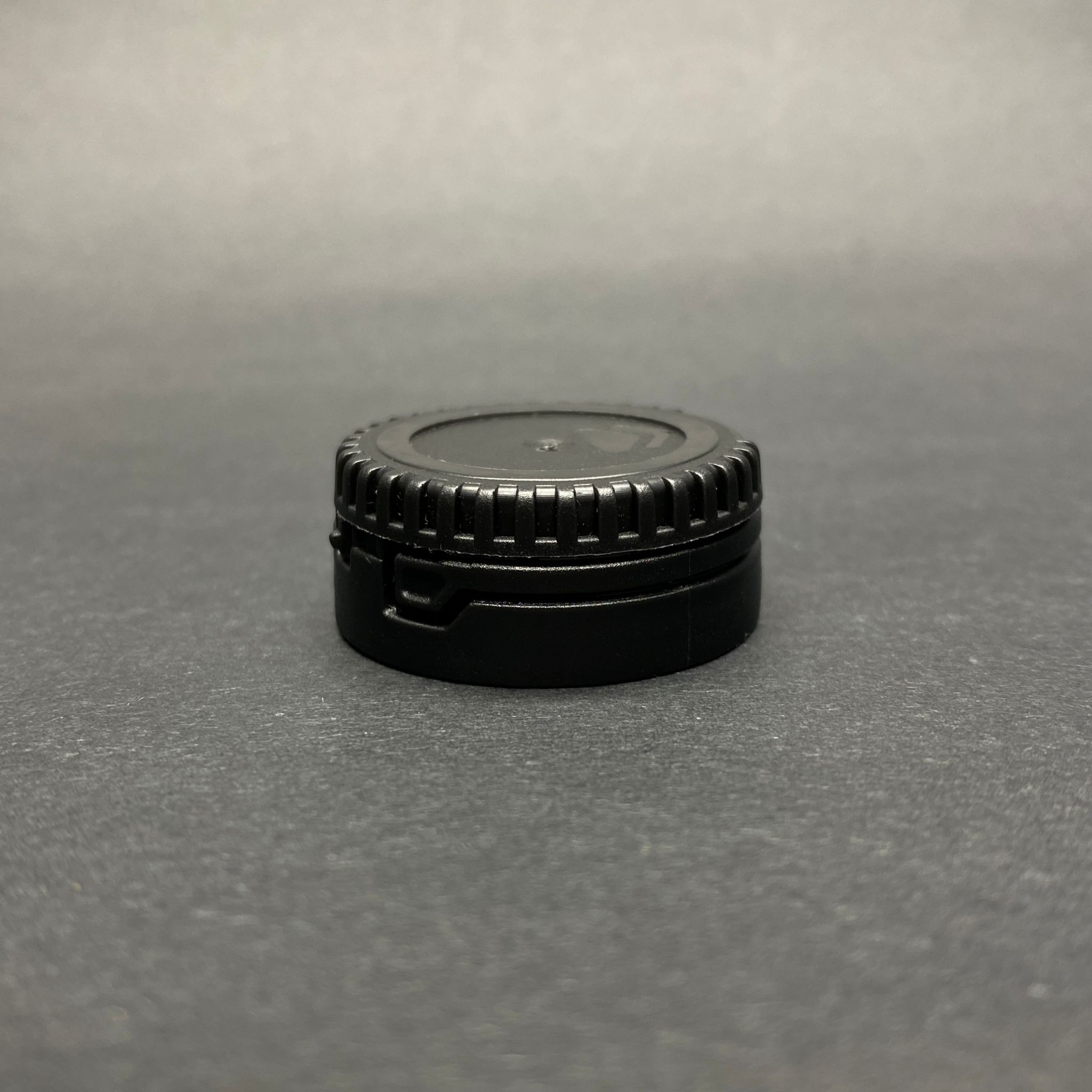 28 Mm Çakma Kapak - Yandan Yırtmaçlı - Siyah (Kolay Kapanır) Std 29/21-7740 Berıcap Ağız Şişeler İçin Uyumlu