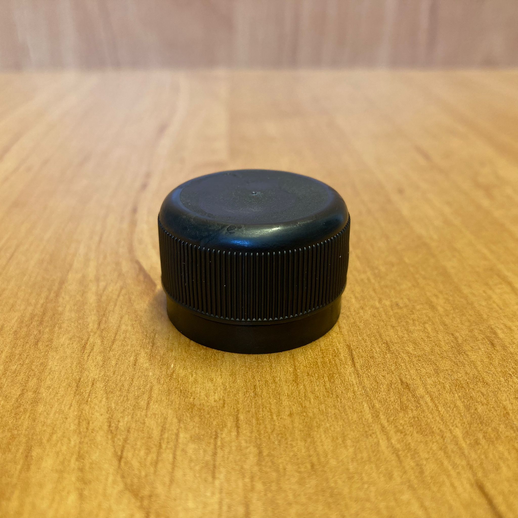 28 Mm Meşrubat Kapağı Siyah - Kilitli - Kola Ve Meşrubat Şişeleri İçin Plastik Kapak