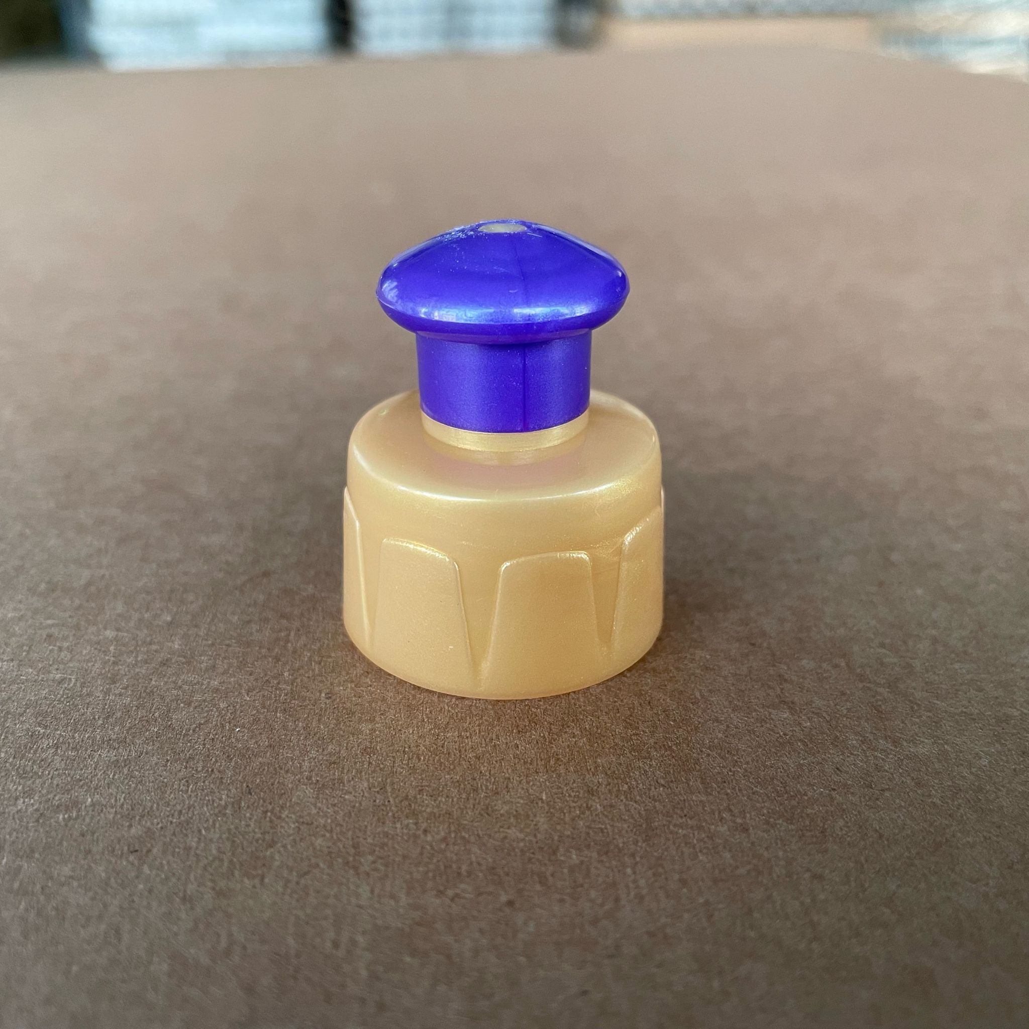 28 Mm Push Pull Kapak Üstü Mor Altı Gold (Deterjan Kapak)