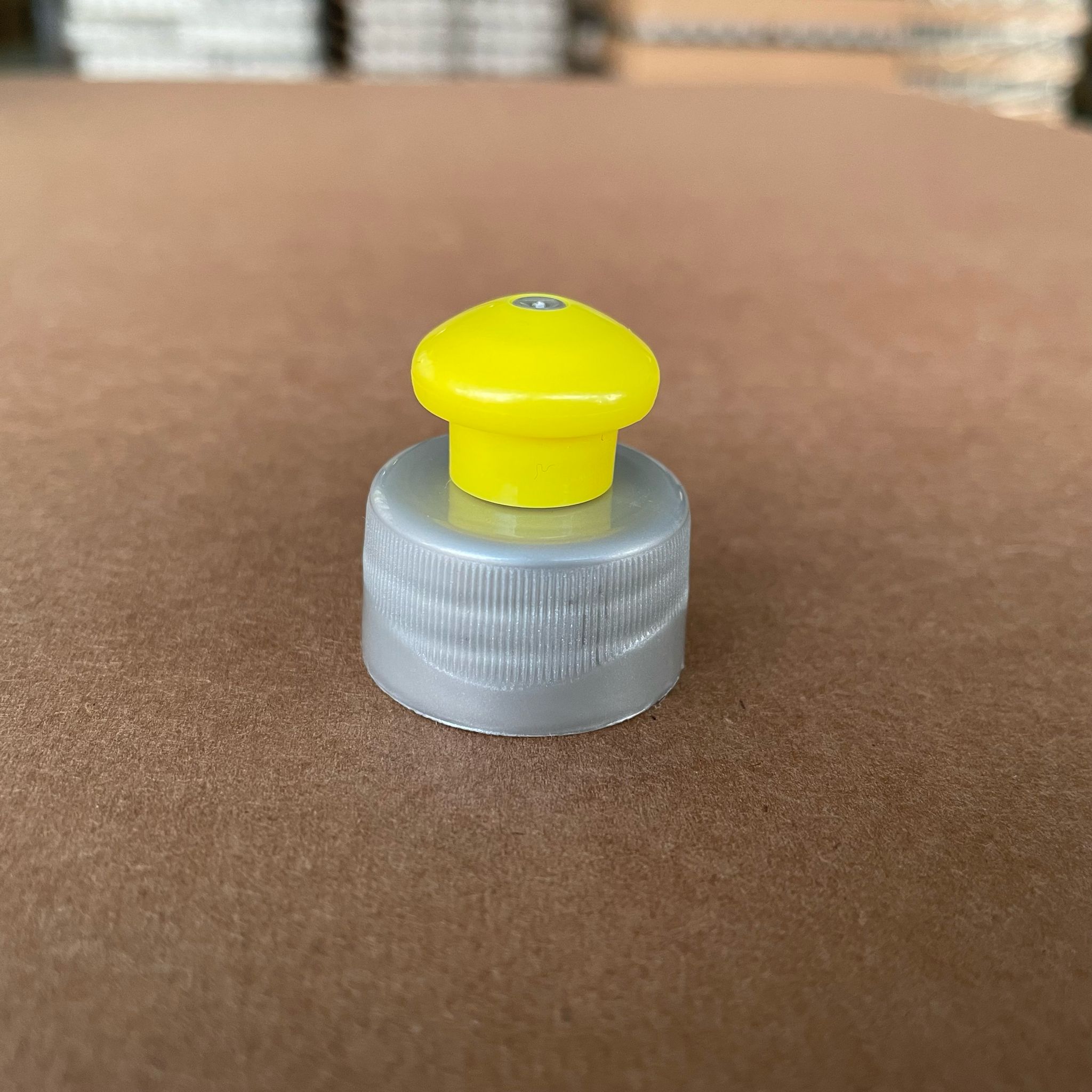 28 Mm Push Pull Kapak Üstü Sarı Altı Gümüş (Deterjan Kapak)
