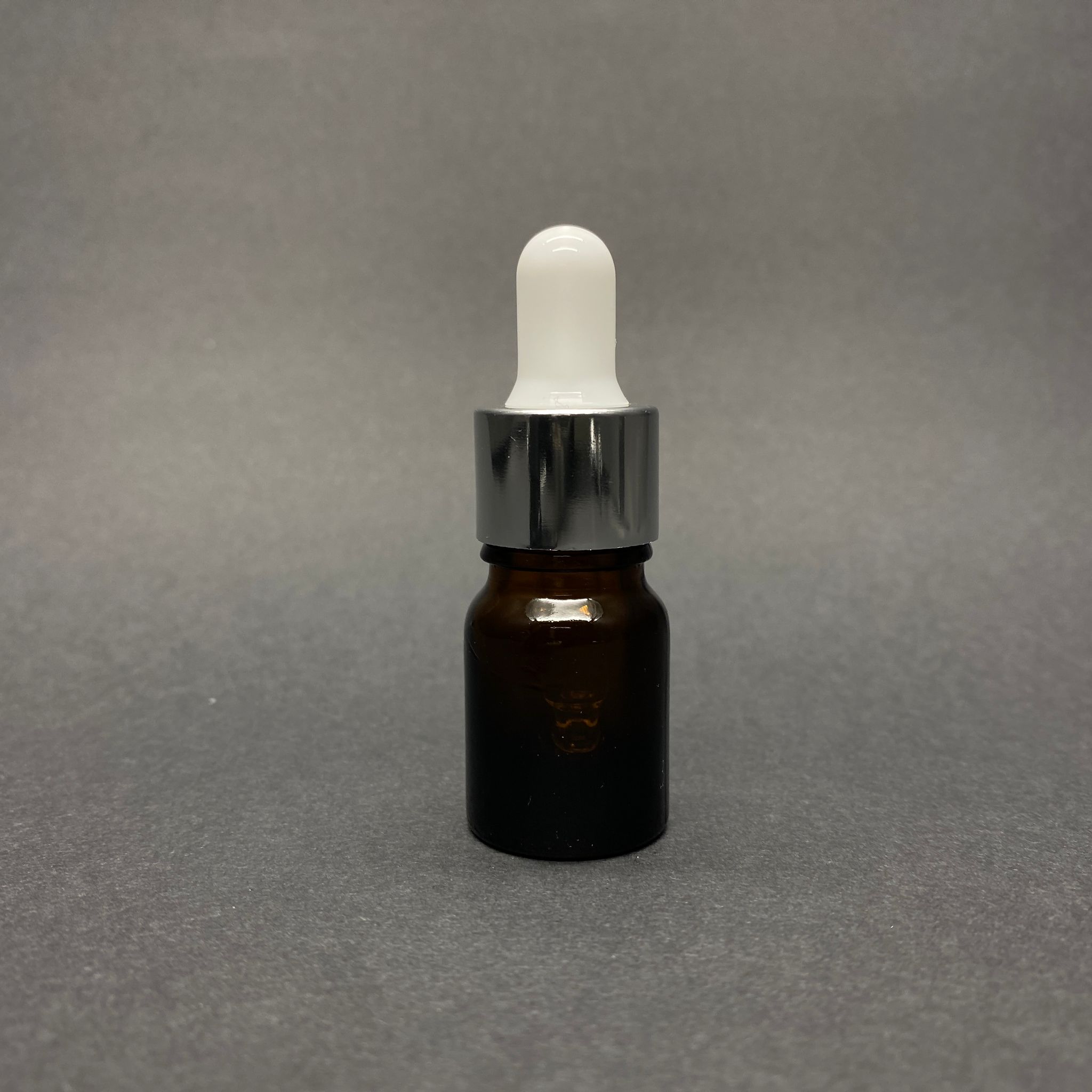 3 Cc Amber Cam Damlalıklı Şişe - Beyaz Emzik - Gümüş Metalik Kapak - 3 Ml Kahverengi Cam Damlalıklı Şişe