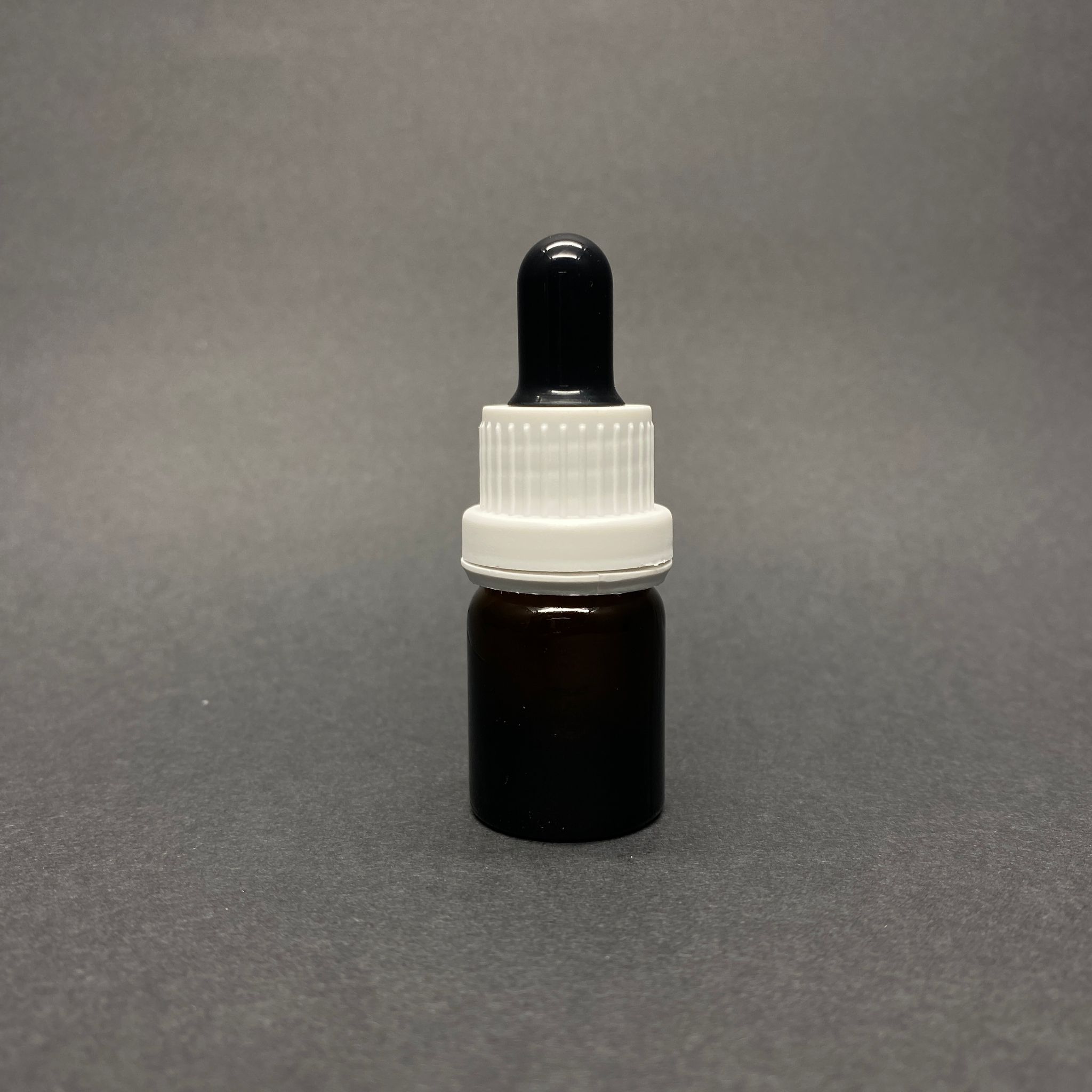 3 Cc Amber Cam Damlalıklı Şişe - Siyah Emzik - Beyaz Kilitli Plastik Kapak - 3 Ml Kahverengi Cam Damlalıklı Şişe