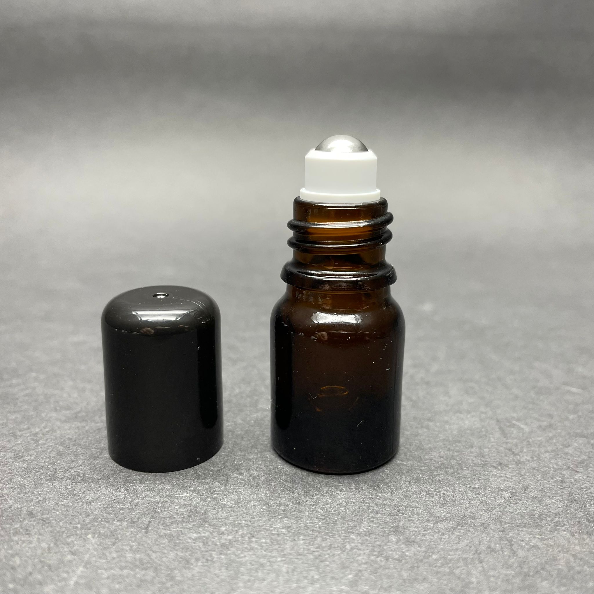 3 Cc Amber Cam Roll-On Şişesi - Siyah Kapaklı -  3 Ml Çelik Bilyeli Şişe - Cam Roll On Şişe - Cam Esans Şişesi