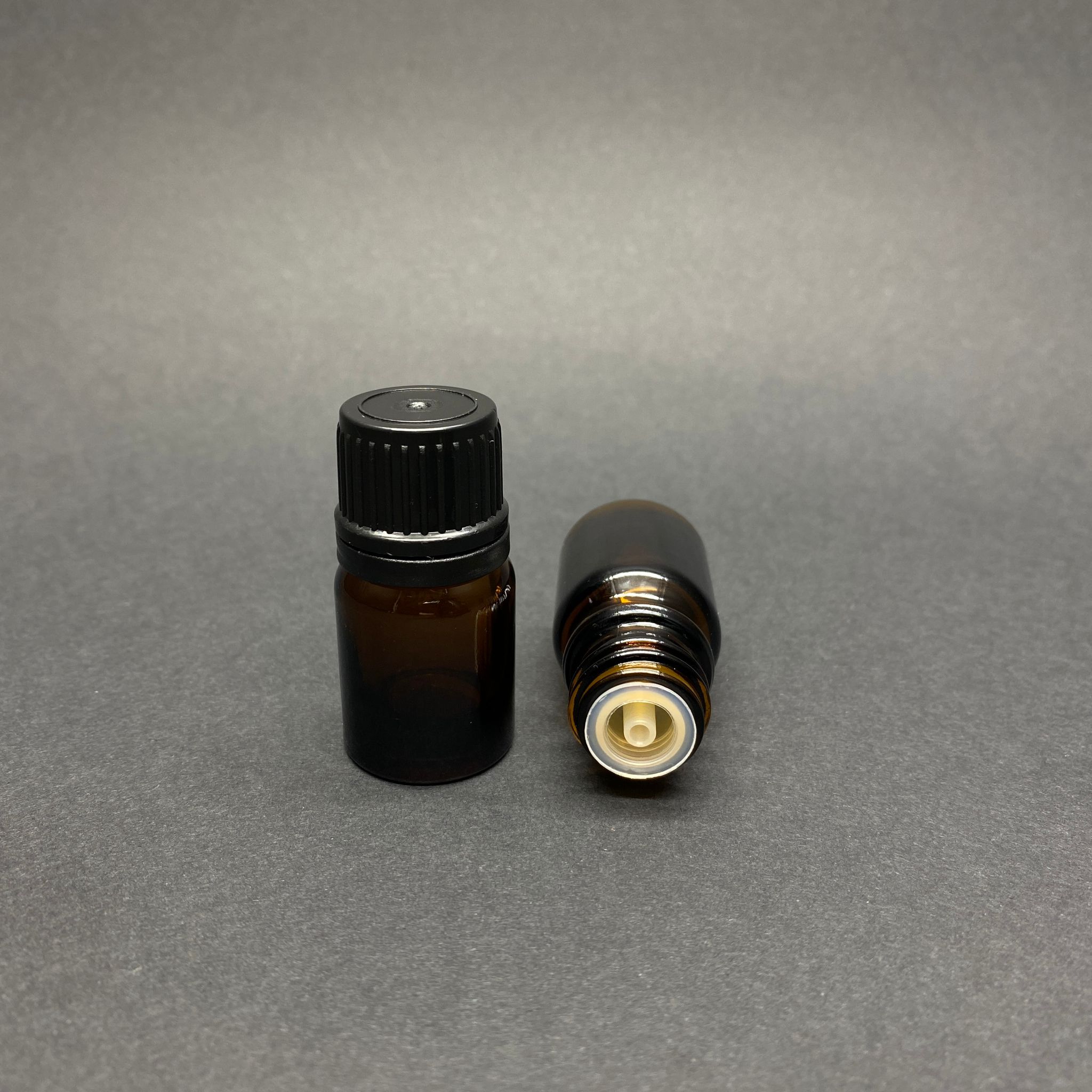3 Cc Amber İçten Damlalıklı (Opsiyonel Damlalık) - Siyah Kilitli Kapaklı Cam Şişe - 3 Ml Kolonya Tıpalı Cam Şişe