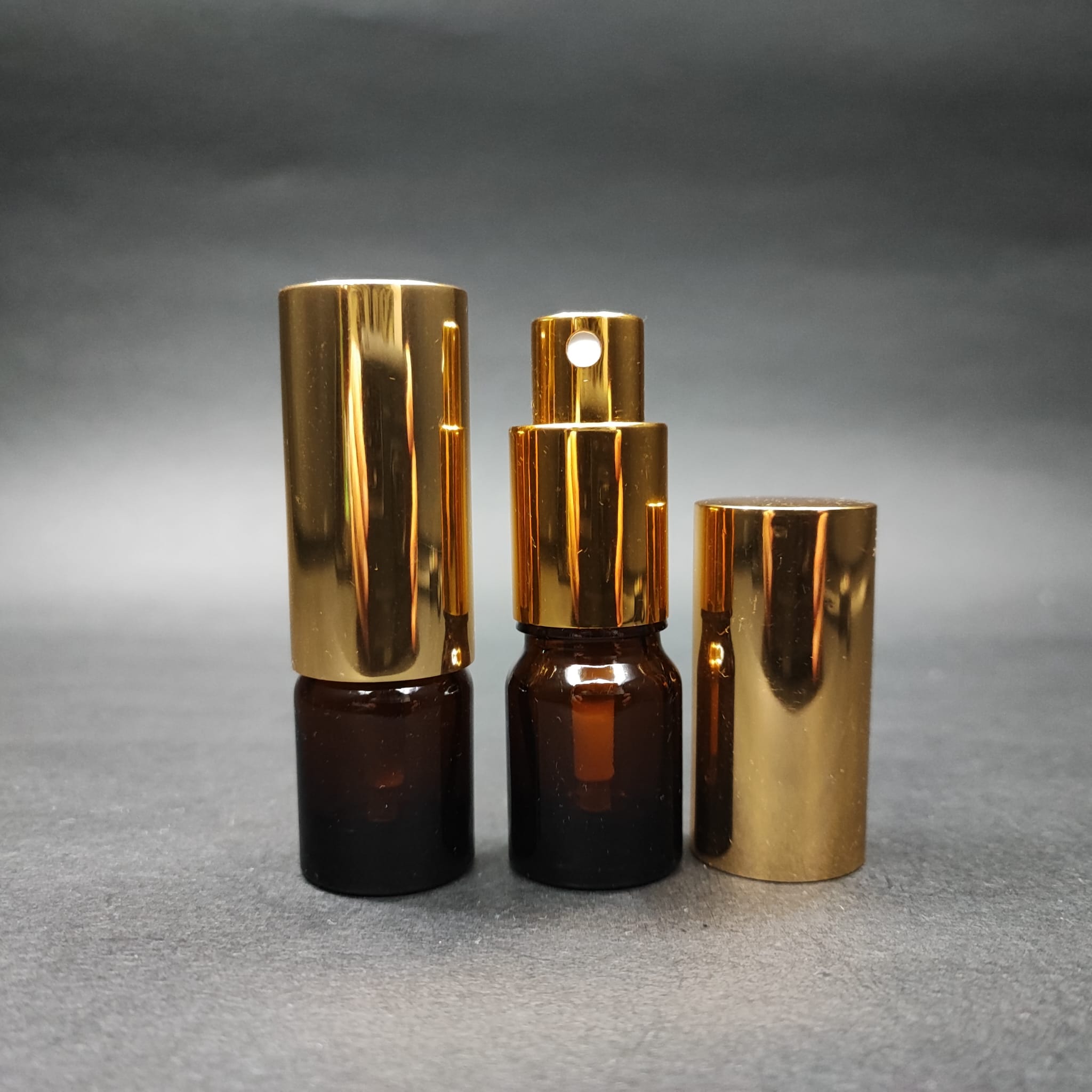 3 Ml Lüks Vidalı Valf Çevirme Parfüm Şişeleri - 3 Cc Amber Cam Şişe - Gold Metal Spreyli Kapaklı Set
