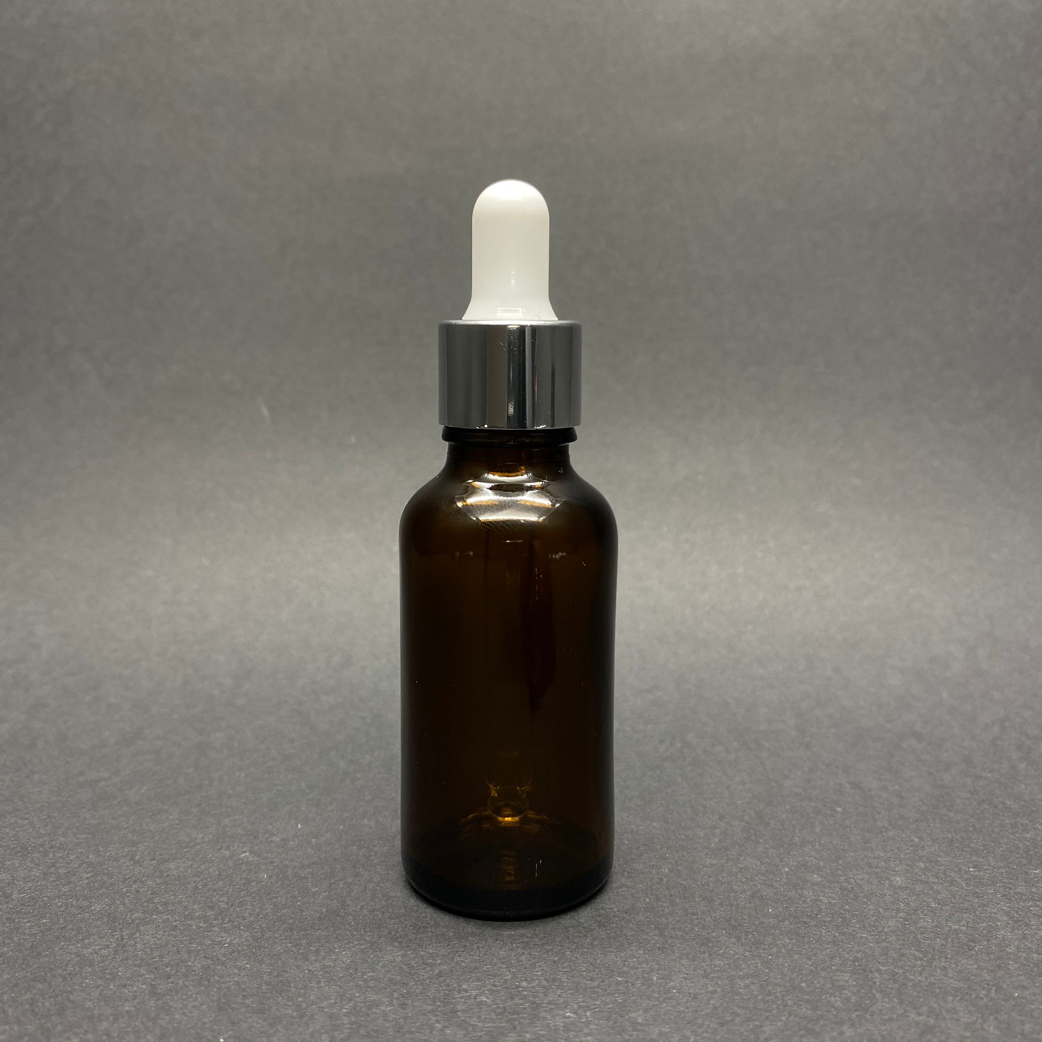 30 Cc Amber Cam Damlalıklı Şişe - Beyaz Emzik - Gümüş Metalik Kapak - 30 Ml Kahverengi Cam Damlalıklı Şişe