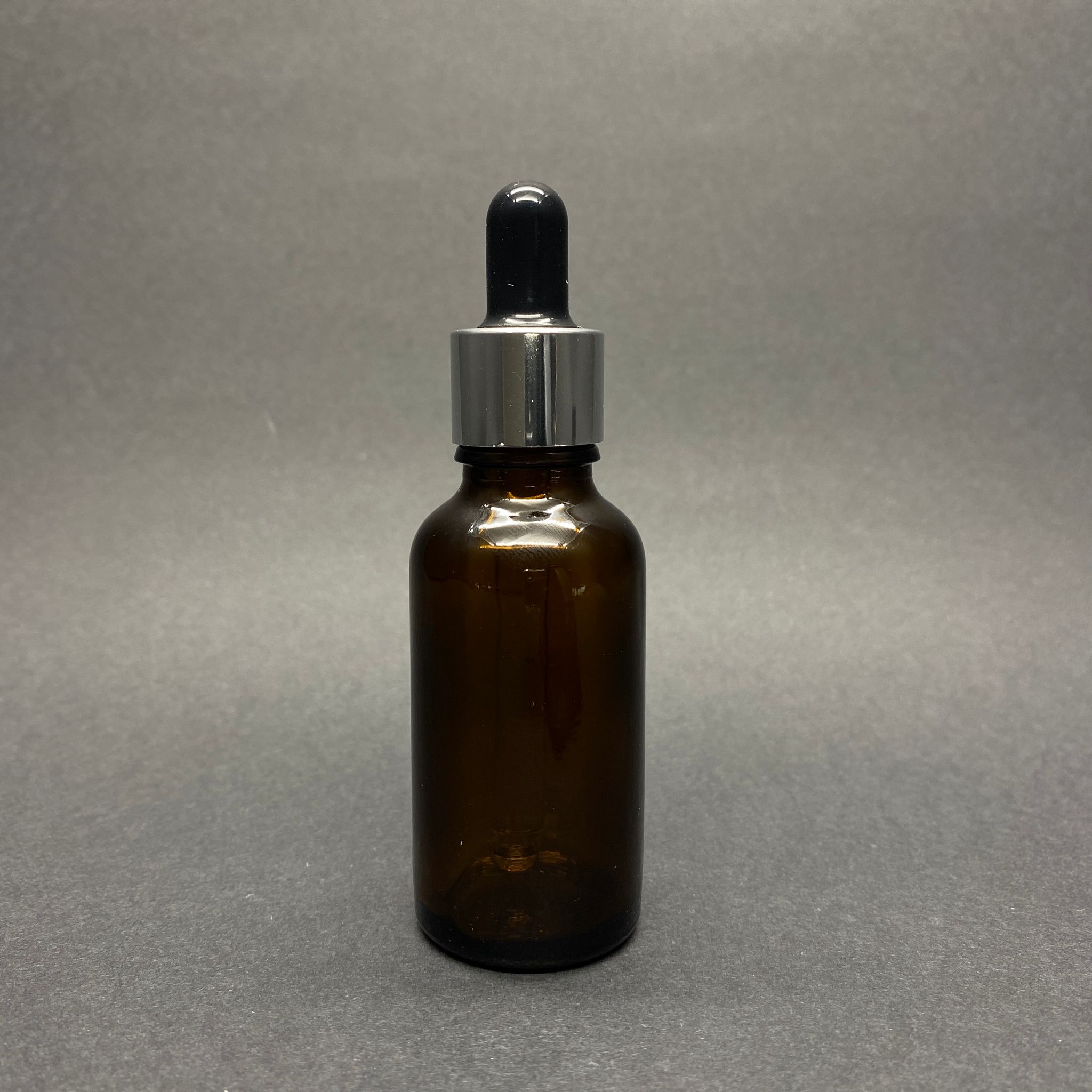 30 Cc Amber Cam Damlalıklı Şişe - Siyah Emzik - Gümüş Metalik Kapak - 30 Ml Kahverengi Cam Damlalıklı Şişe