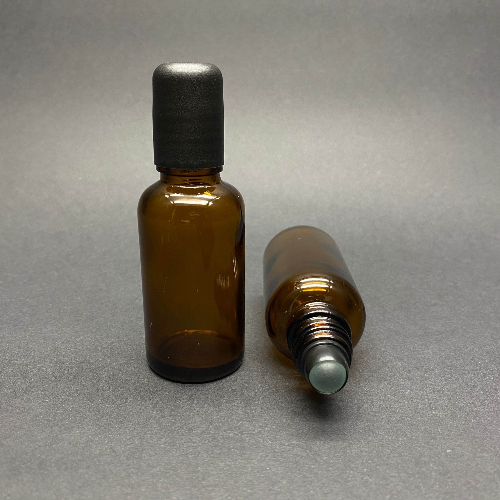 30 Cc Amber Cam Roll-On Şişesi - Siyah Kapaklı -  30 Ml Cam Bilyeli Şişe - Cam Roll On Şişe - Cam Esans Şişesi