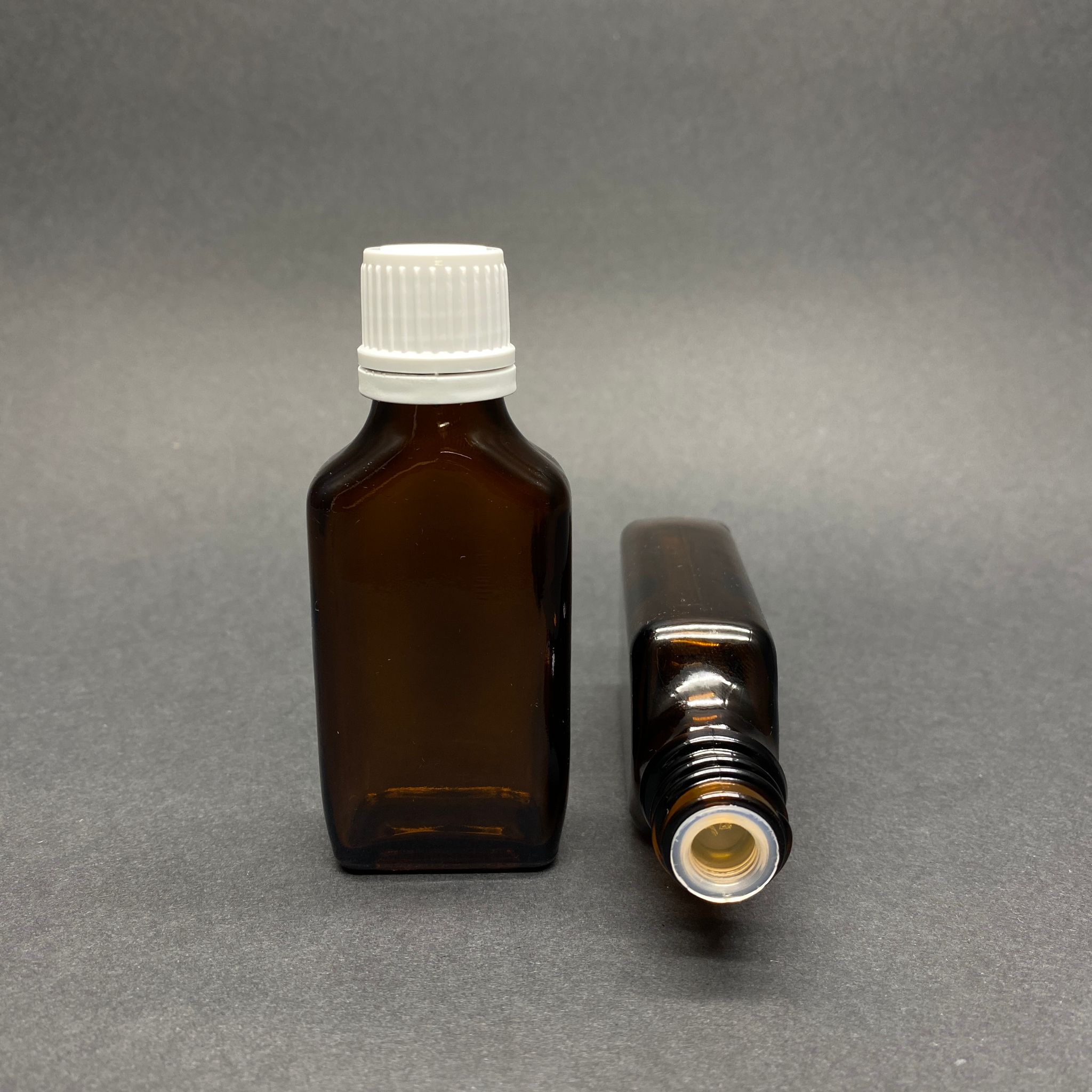 30 Cc Amber Yassı Beyaz Kilit Kapaklı - Kör Tıpalı Cam Şişe - 30 Ml Kahverengi Kilitli Kapaklı Kör Tıpalı Cam Şişe