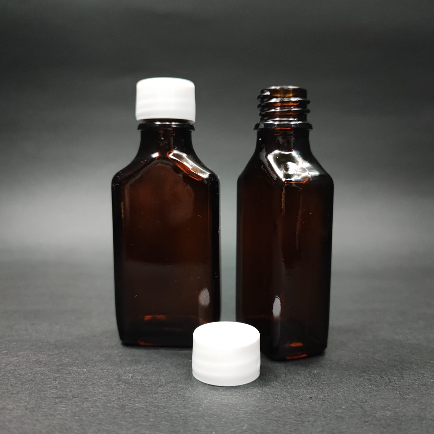 30 Cc Amber Yassı Cam Şişe + Kendinden Contalı Sızdırmaz Beyaz Kapak - 30 Ml Kapaklı Cam Şişe