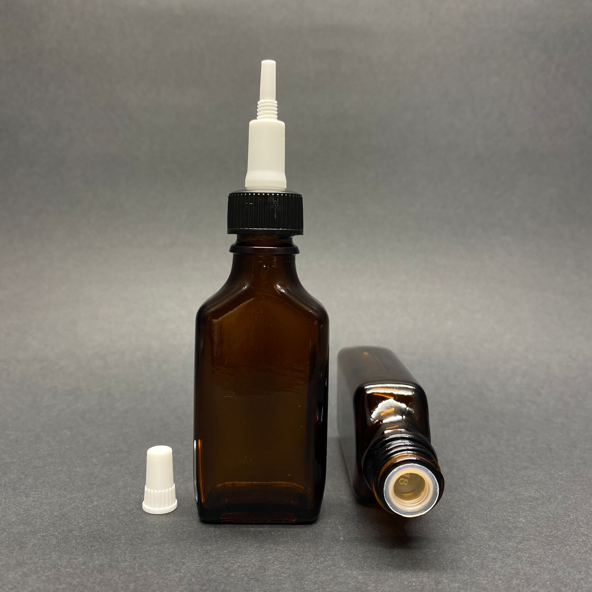 30 Cc Amber Yassı Cam Şişe - Üstten Damlalıklı Kapak + Kör Tıpa - Sıvıyı Kontrollü Damlatır