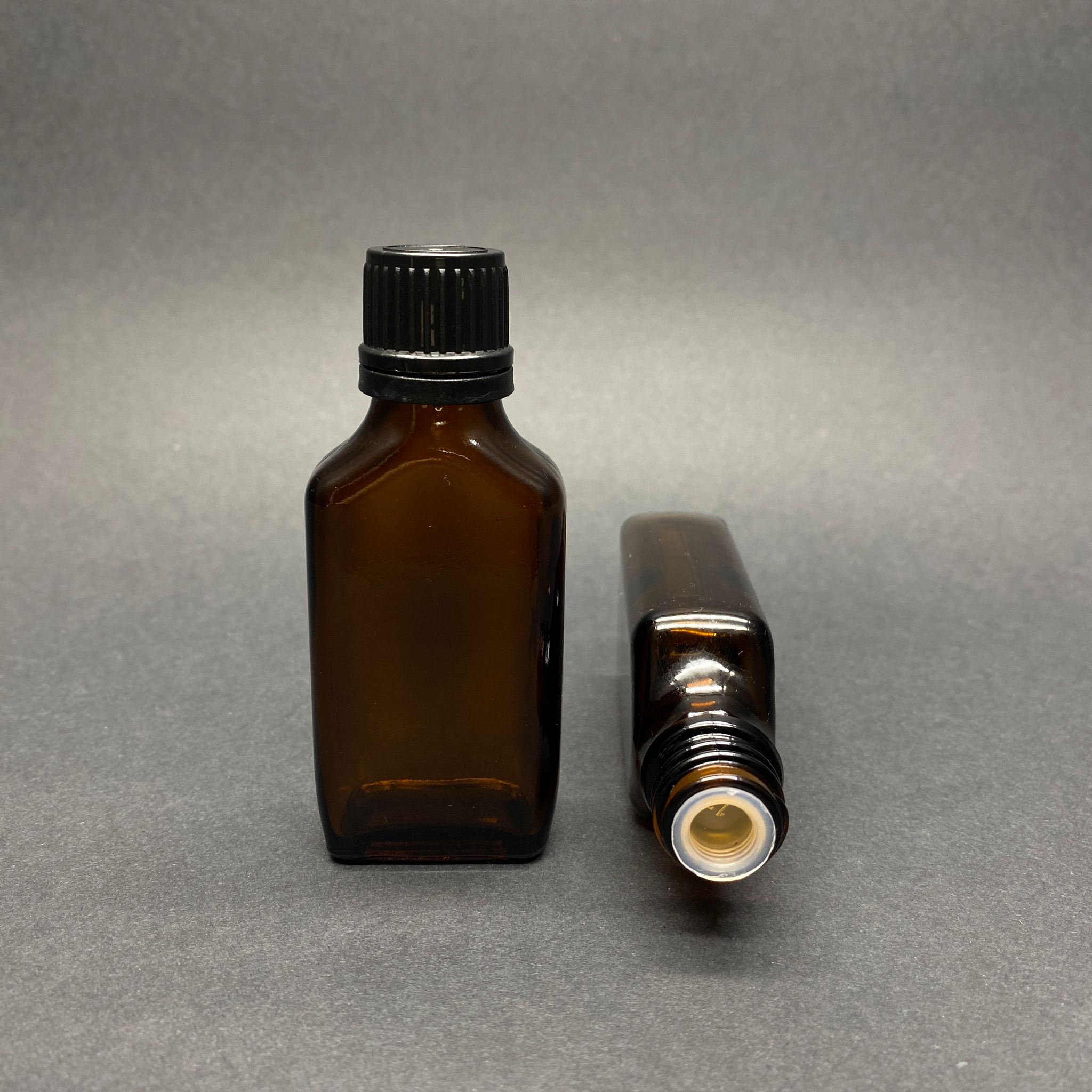 30 Cc Amber Yassı Siyah Kilit Kapaklı - Kör Tıpalı Cam Şişe - 30 Ml Kahverengi Standart Kilitli Kapaklı Kör Tıpalı Cam Şişe