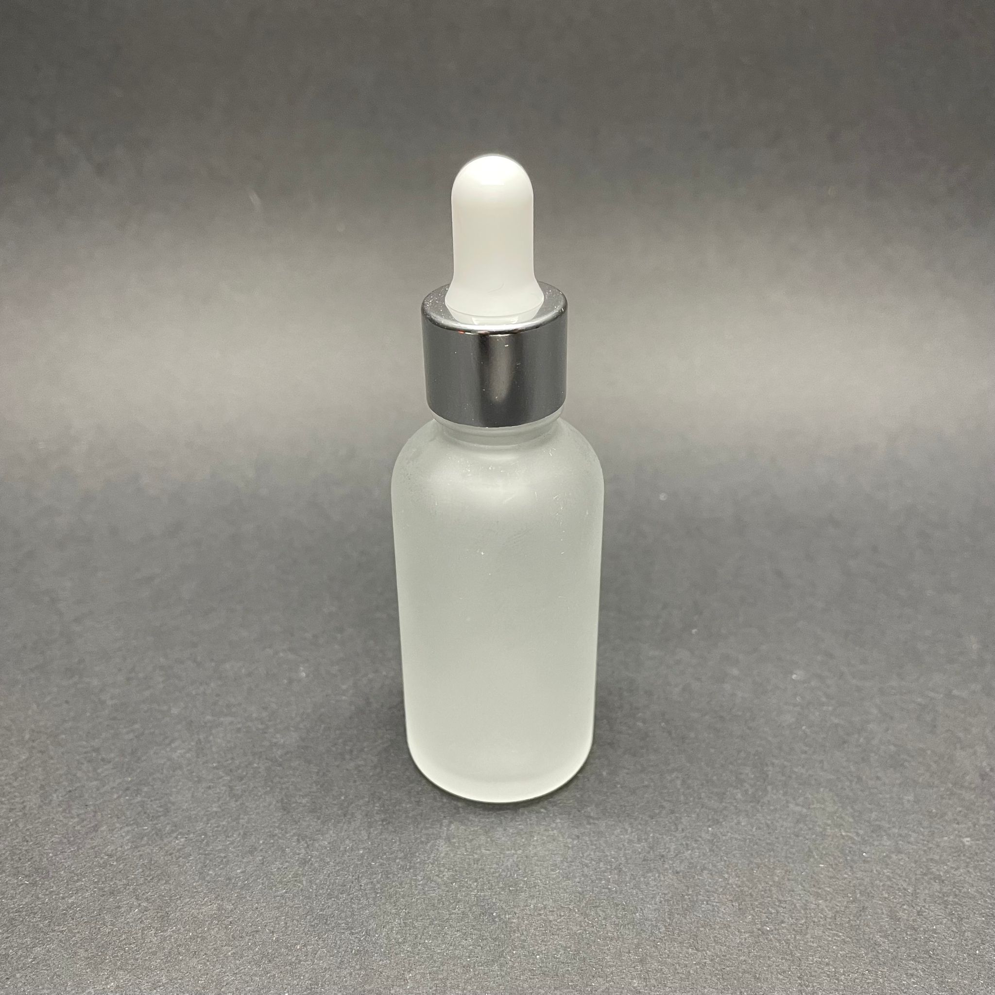 30 Cc Buzlu Cam Damlalıklı Şişe - Beyaz Emzik - Gümüş Kapak - 30 Ml Buzlu Cam Damlalıklı Şişe - Serum Şişesi Damlalıklı - Serum Şişesi - Toptan Damlalıklı Şişe