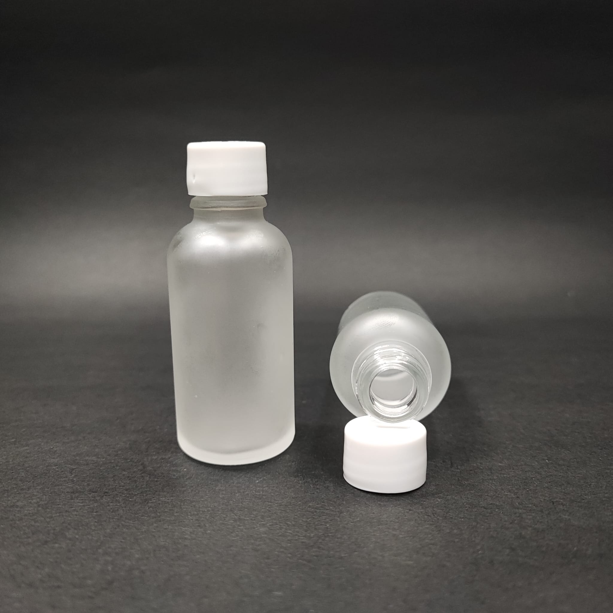 30 Cc Buzlu Cam Şişe + Kendinden Contalı Sızdırmaz Beyaz Kapak - 30 Ml Kapaklı Cam Şişe