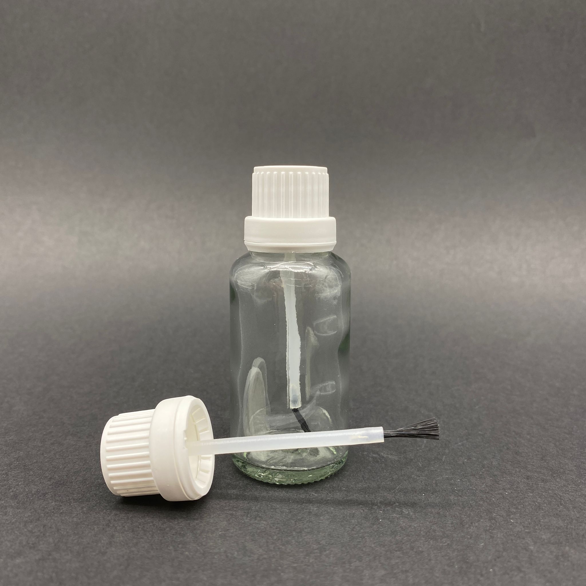 30 Cc Fırçalı Cam Şişe - Şeffaf - 30 Ml Kilitli Kapaklı Fırçalı Cam Şişe - 30 Cc Cam Oje Şişesi Fırçalı Siyah Kapaklı Takım - 30 Ml Boş Oje Şişesi, Fırçalı Şişe, Otomotiv Ve Mobilya İçin Rötüş Boya Şişesi Vb. Çok Amaçlı Fırçalı Şişe
